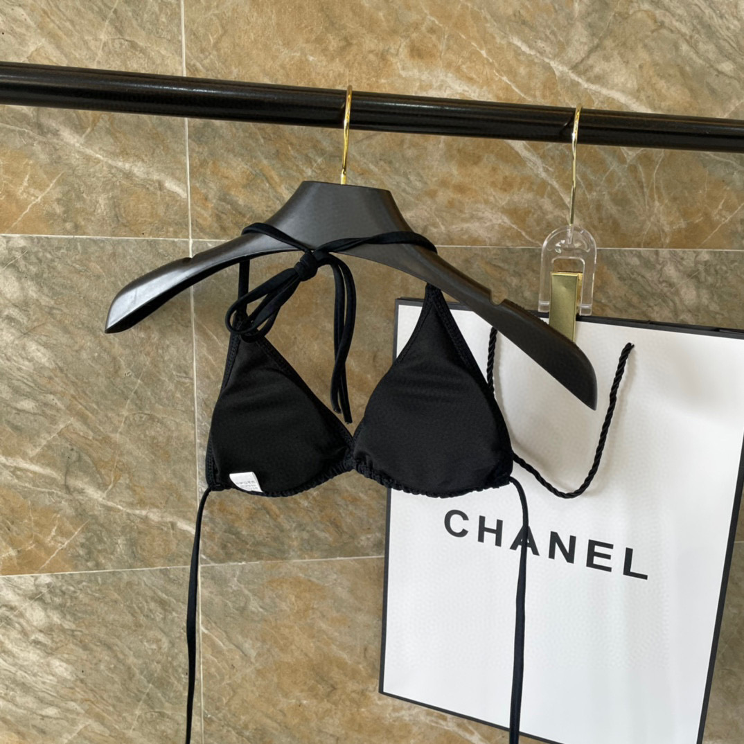  Chanel比基尼 😍🥰适合多种场景的游泳衣🏊‍♀️海边 游泳池 温泉 水上乐园 漂流都可以😌内搭也完