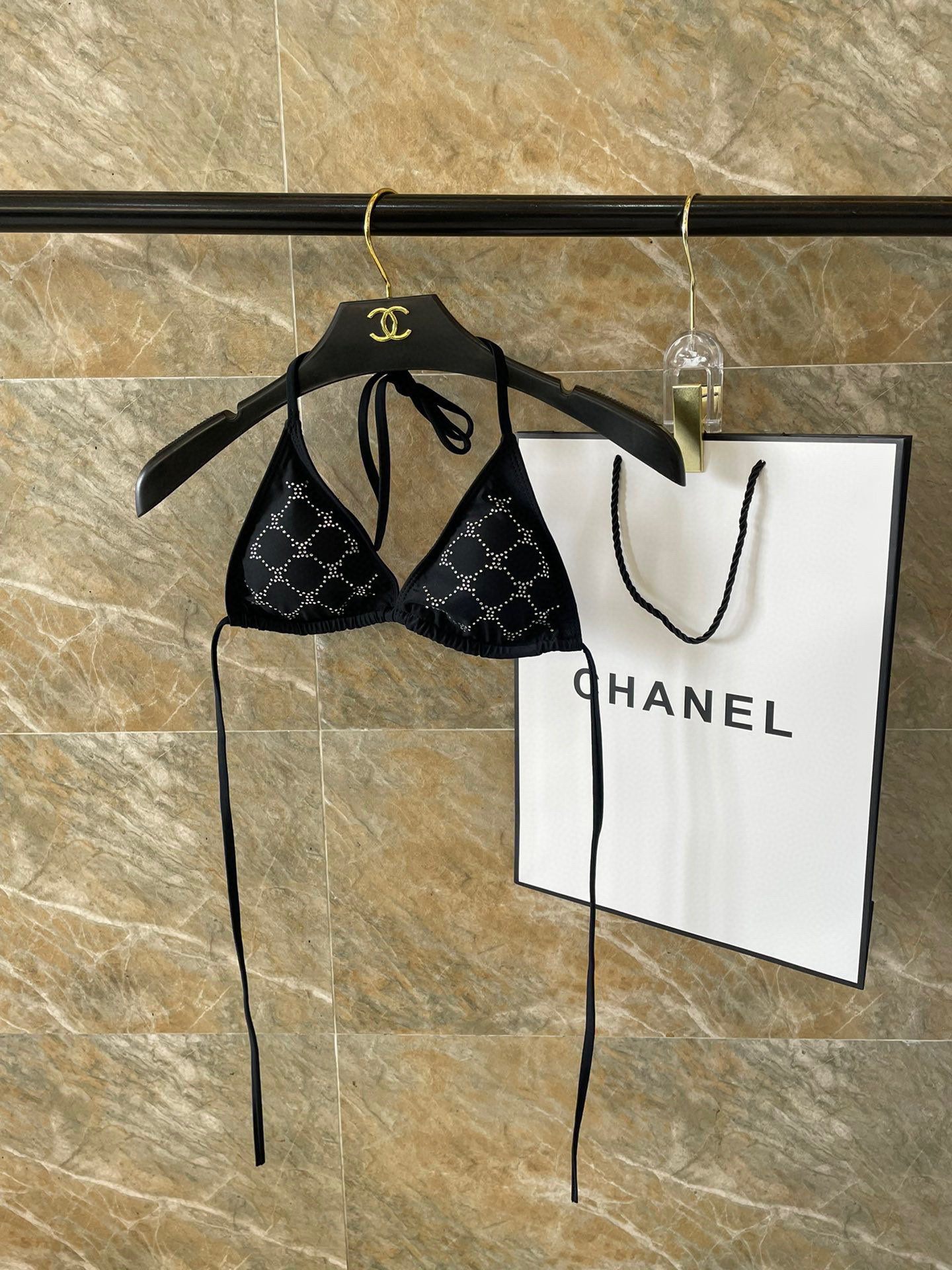  Chanel比基尼 😍🥰适合多种场景的游泳衣🏊‍♀️海边 游泳池 温泉 水上乐园 漂流都可以😌内搭也完