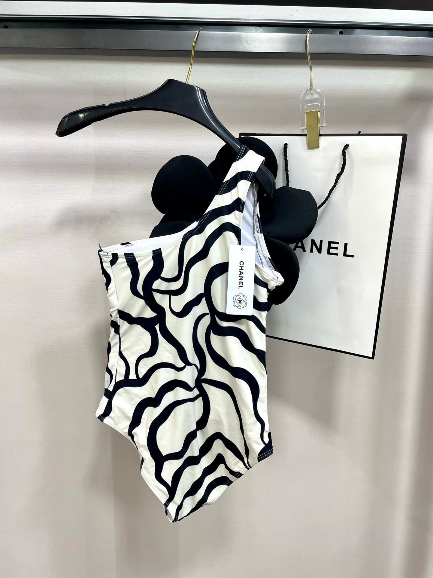  Chanel 新款连体泳衣  😍🥰适合多种场景的游泳衣🏊‍♀️海边 游泳池 温泉 水上乐园 漂流都可以