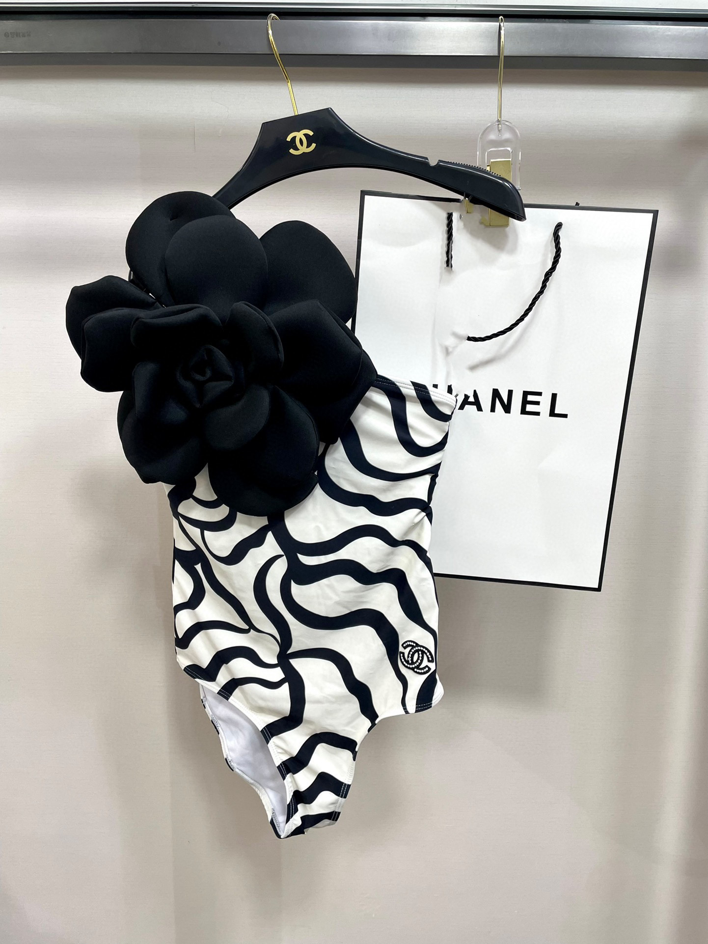  Chanel 新款连体泳衣  😍🥰适合多种场景的游泳衣🏊‍♀️海边 游泳池 温泉 水上乐园 漂流都可以