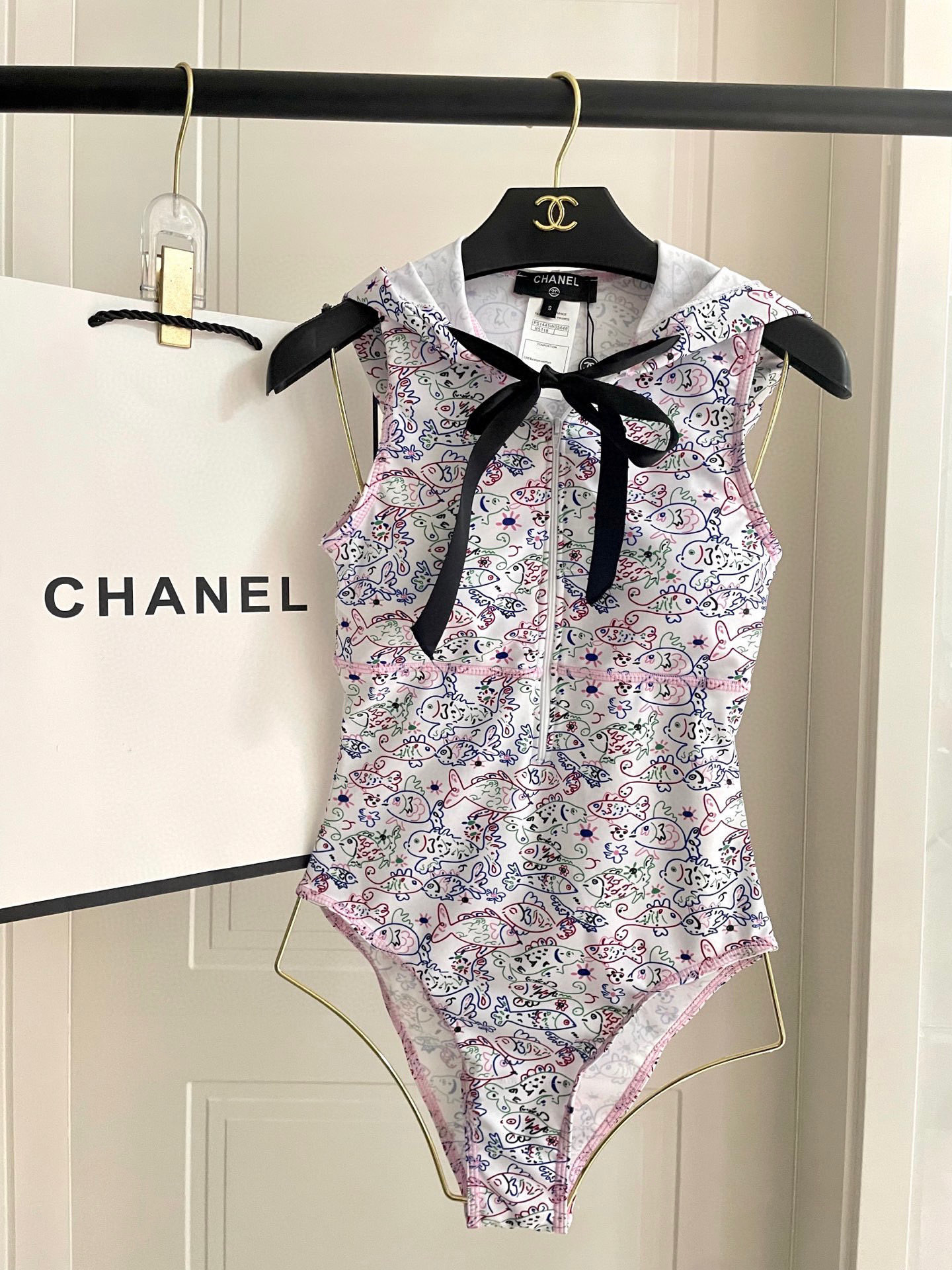  Chanel新款连体泳衣 彰显青春活力 💐🌸适合多种场景的游泳衣🏊‍♀️海边 游泳池 温泉 水上乐园 