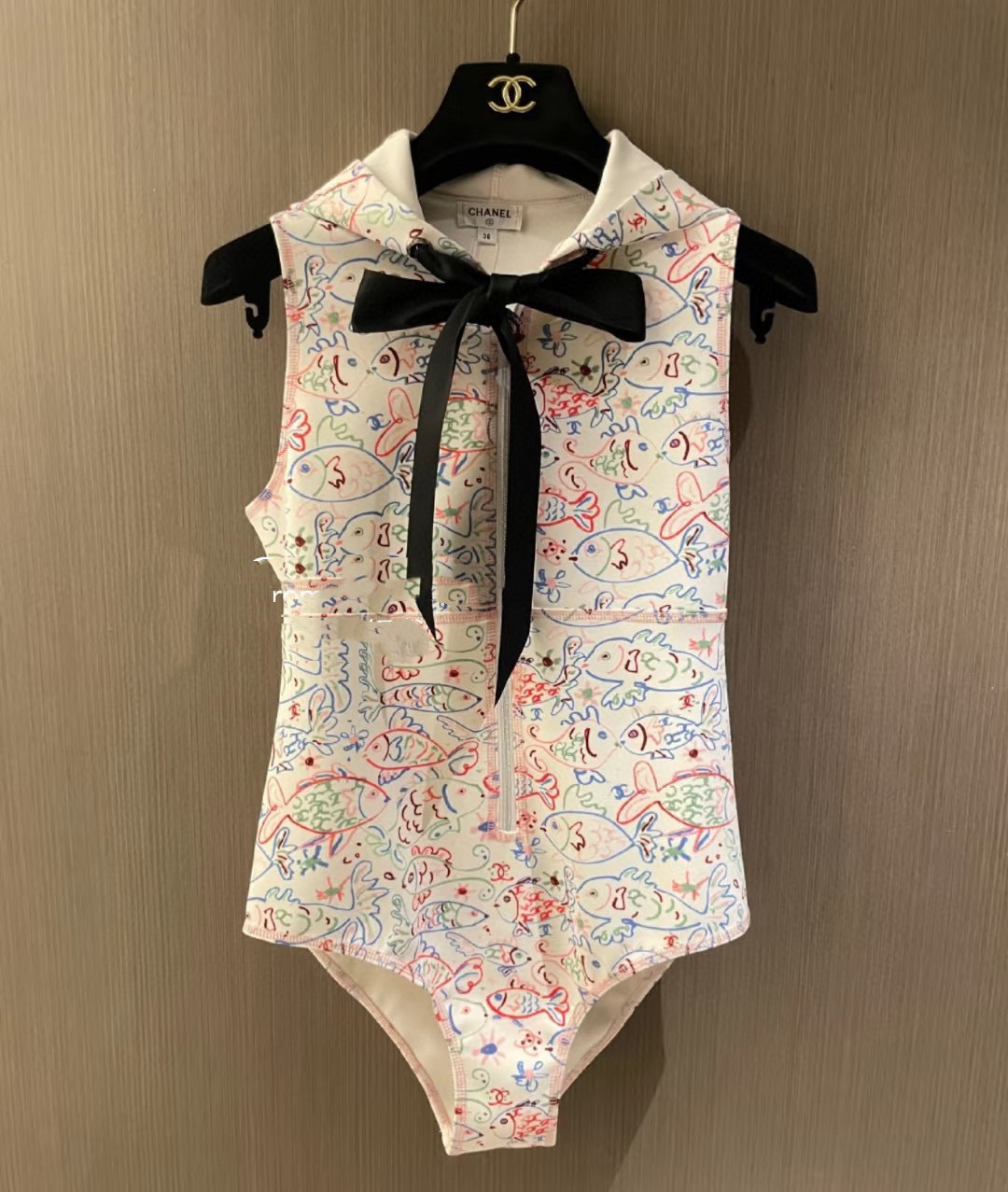  Chanel新款连体泳衣 彰显青春活力 💐🌸适合多种场景的游泳衣🏊‍♀️海边 游泳池 温泉 水上乐园 