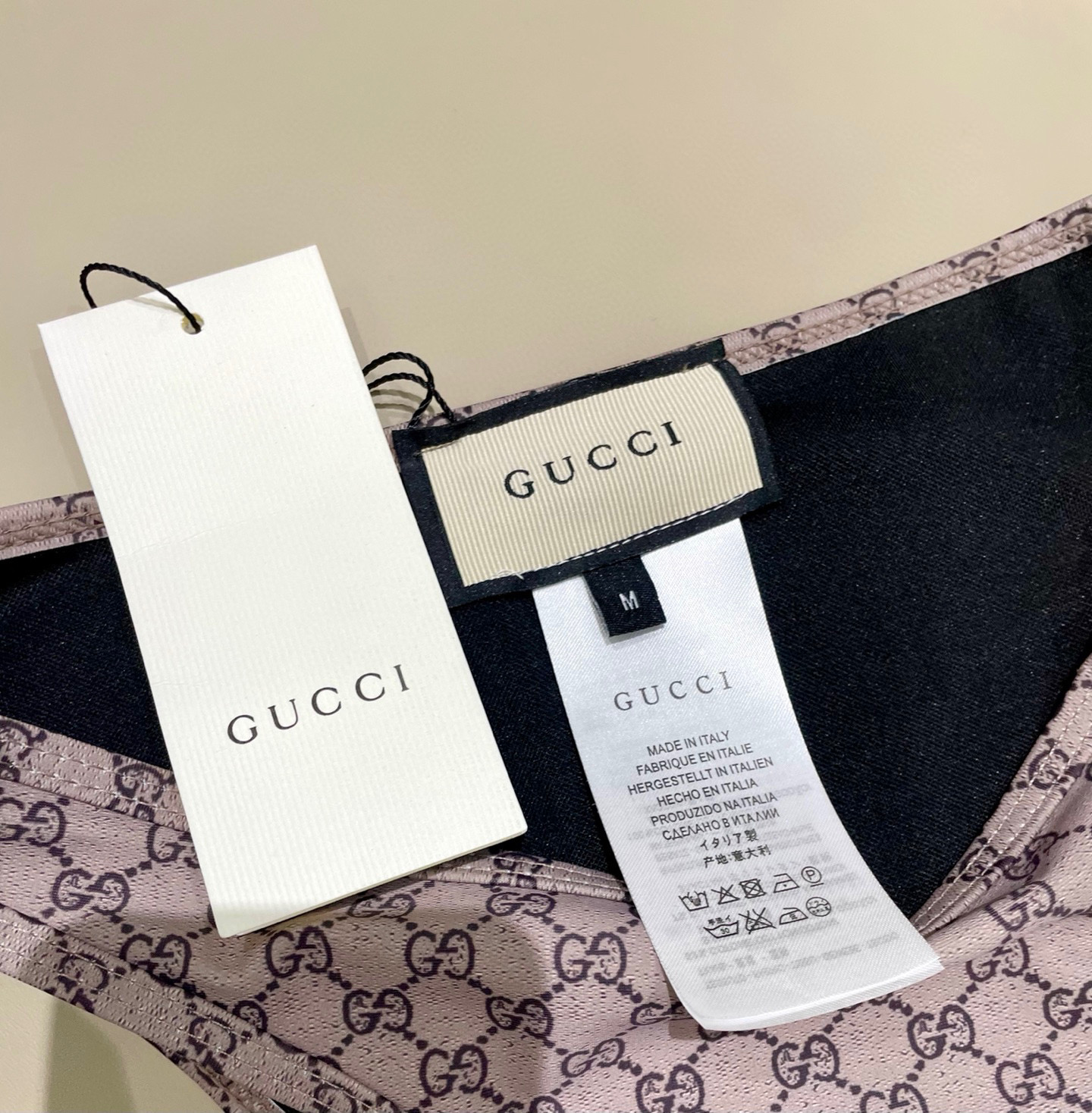  Gucci新款比基尼泳衣👙❤️😍🥰适合多种场景的游泳衣🏊‍♀️海边 游泳池 温泉 水上乐园 漂流都可以