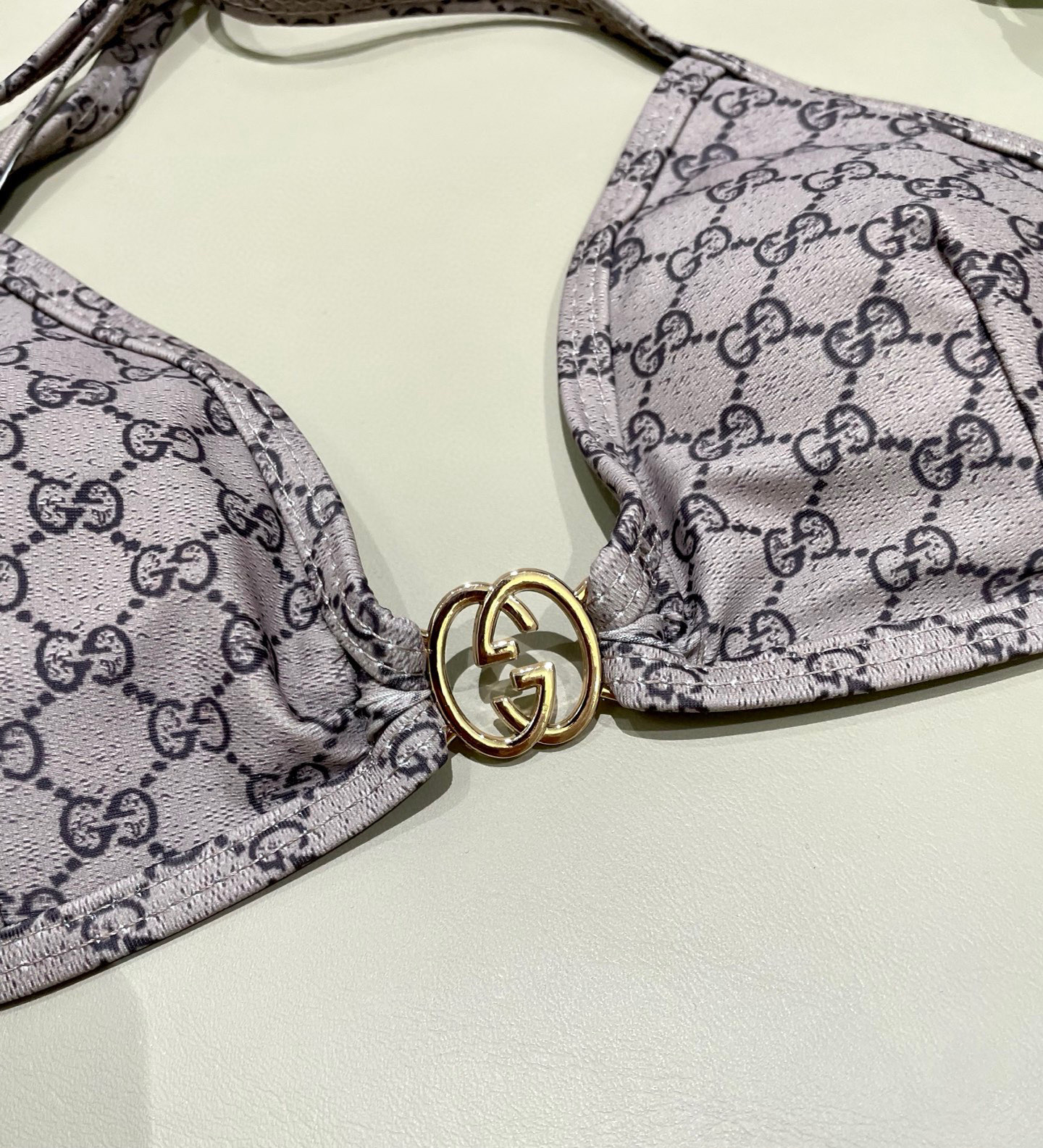  Gucci新款比基尼泳衣👙❤️😍🥰适合多种场景的游泳衣🏊‍♀️海边 游泳池 温泉 水上乐园 漂流都可以