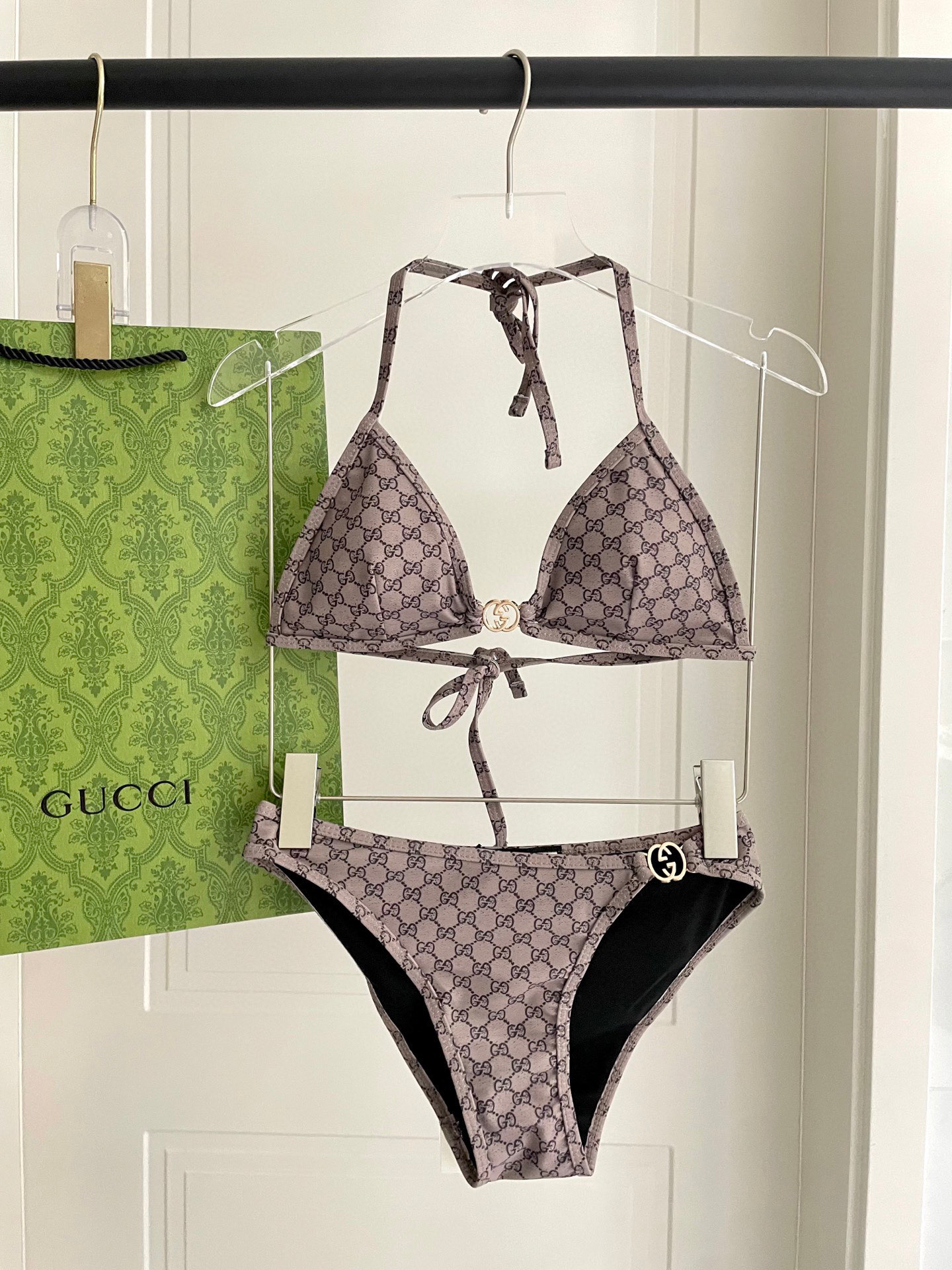  Gucci新款比基尼泳衣👙❤️😍🥰适合多种场景的游泳衣🏊‍♀️海边 游泳池 温泉 水上乐园 漂流都可以