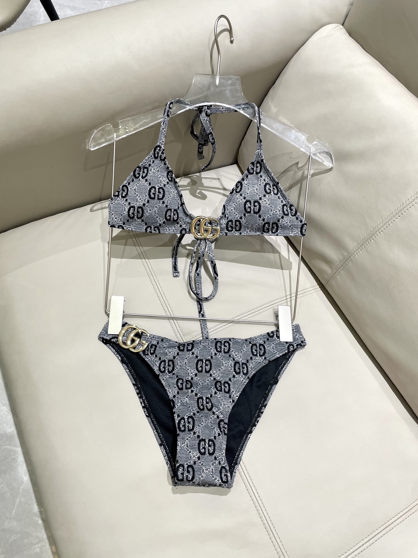  Gucci新款提花连体体式泳衣👙❤️😍🥰适合多种场景的游泳衣🏊‍♀️海边 游泳池 温泉 水上乐园 漂流
