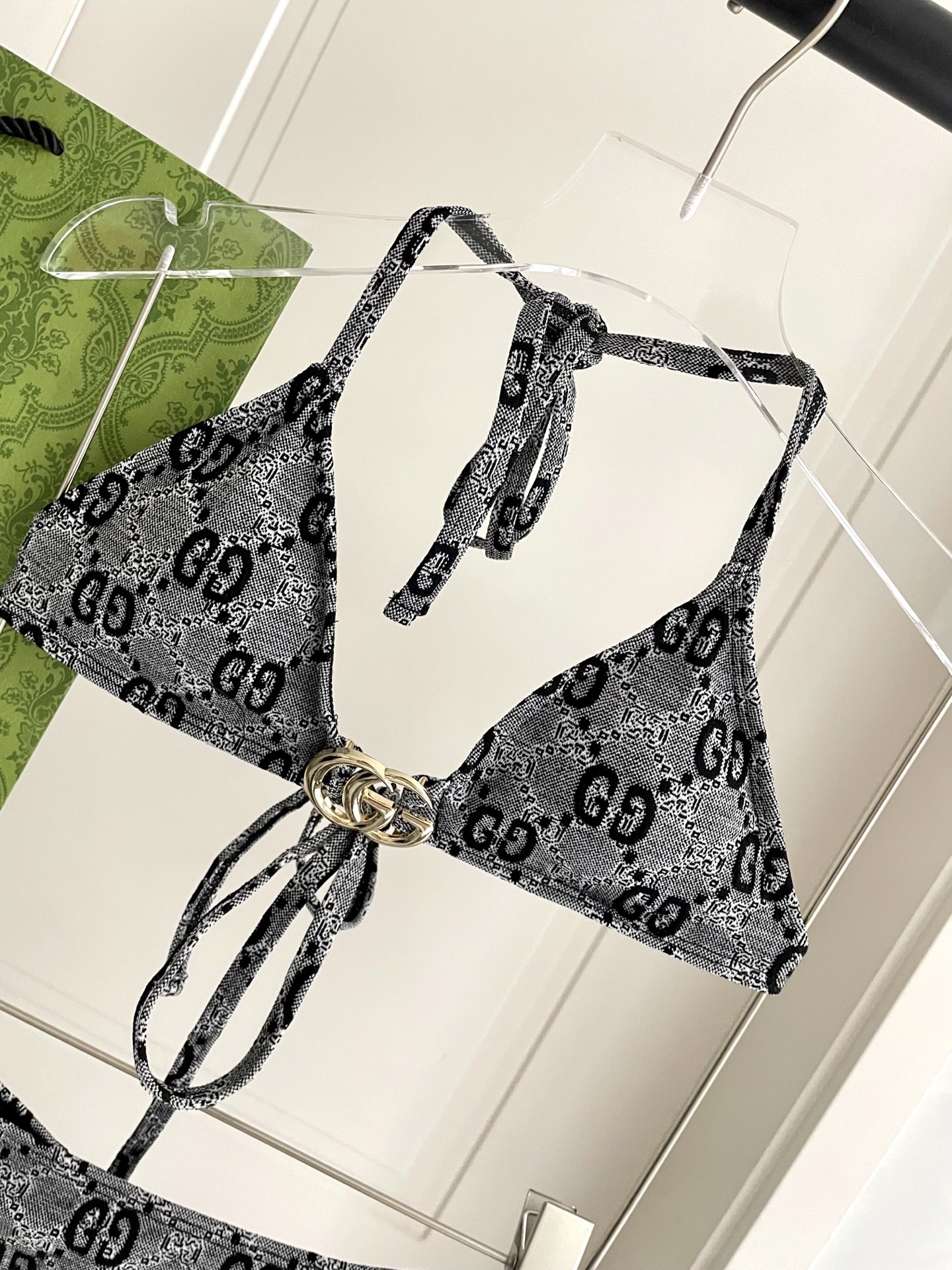 Gucci新款提花连体体式泳衣👙❤️😍🥰适合多种场景的游泳衣🏊‍♀️海边 游泳池 温泉 水上乐园 漂流