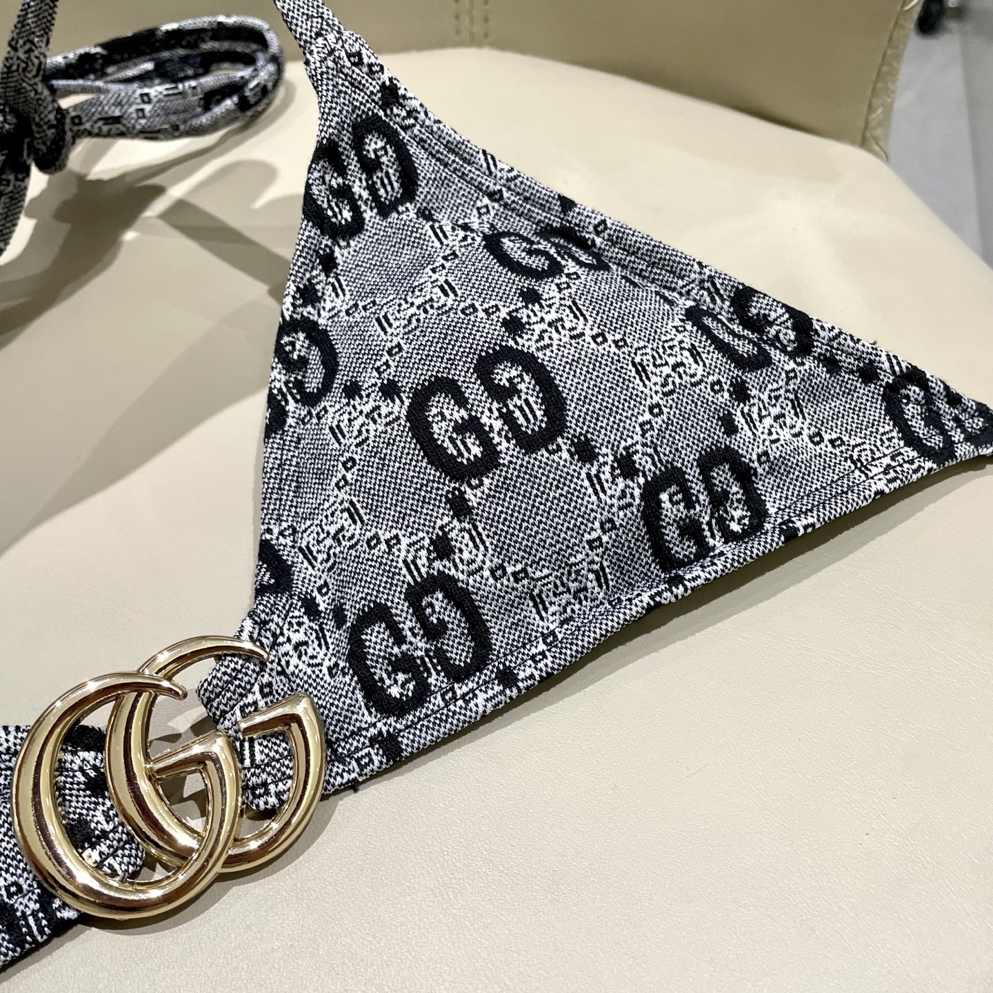  Gucci新款提花连体体式泳衣👙❤️😍🥰适合多种场景的游泳衣🏊‍♀️海边 游泳池 温泉 水上乐园 漂流