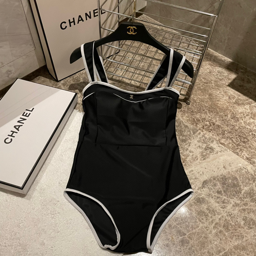  Chanel 连体泳衣  两种穿法 😍🥰适合多种场景的游泳衣🏊‍♀️海边 游泳池 温泉 水上乐园 漂流