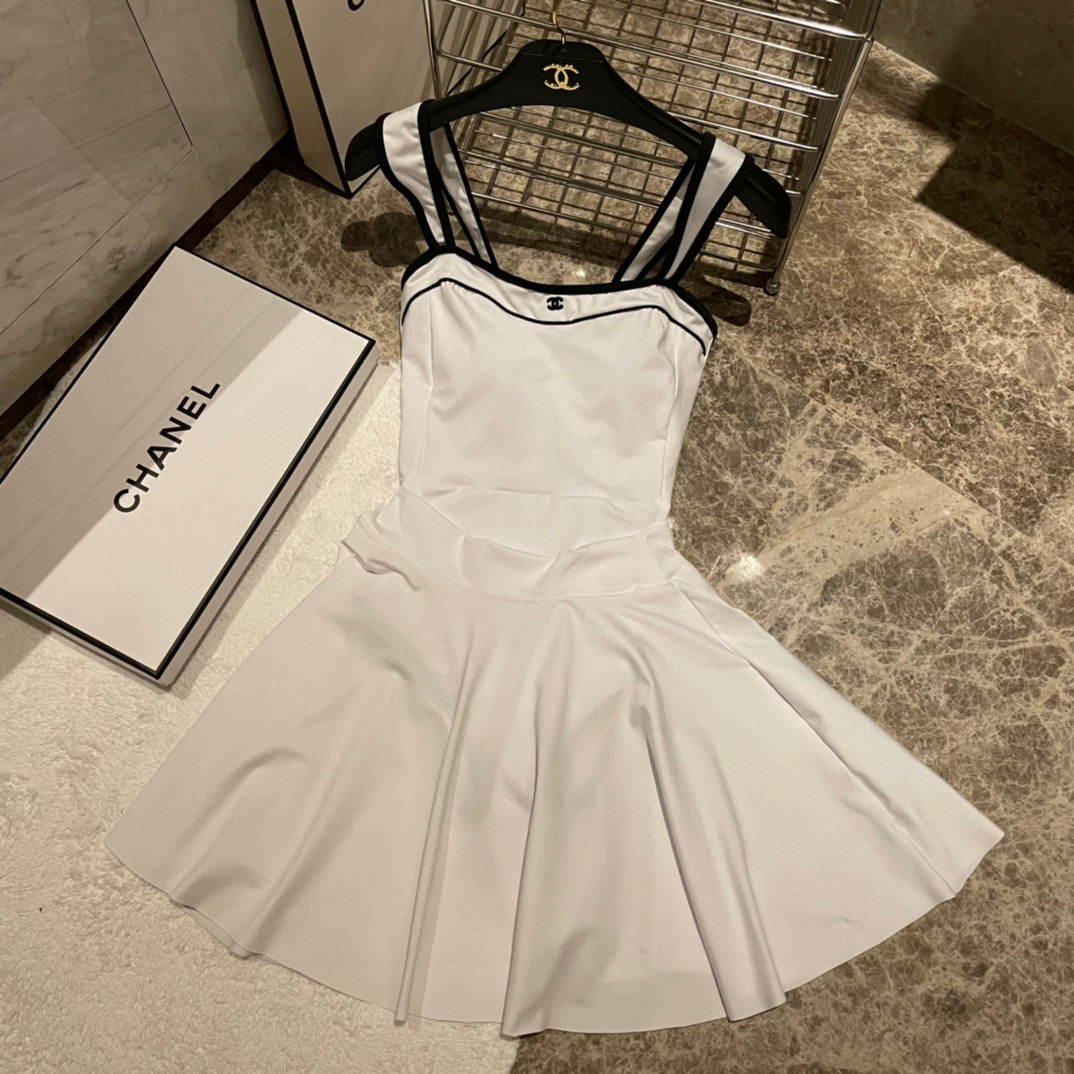  Chanel 连体泳衣  两种穿法 😍🥰适合多种场景的游泳衣🏊‍♀️海边 游泳池 温泉 水上乐园 漂流