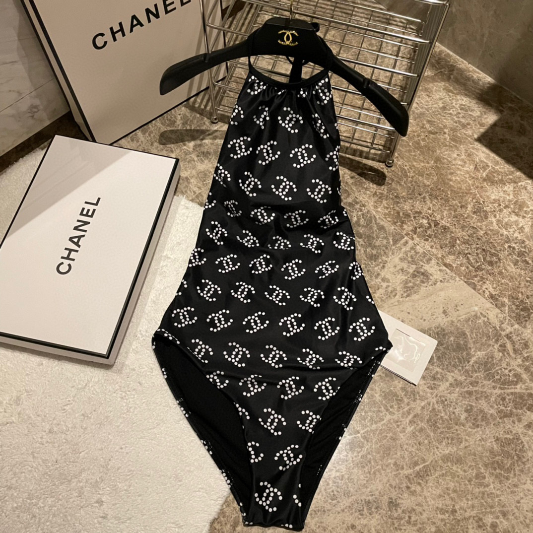 Chanel印花😍🥰适合多种场景的游泳衣🏊‍♀️海边 游泳池 温泉 水上乐园 漂流都可以😌内搭也完全可