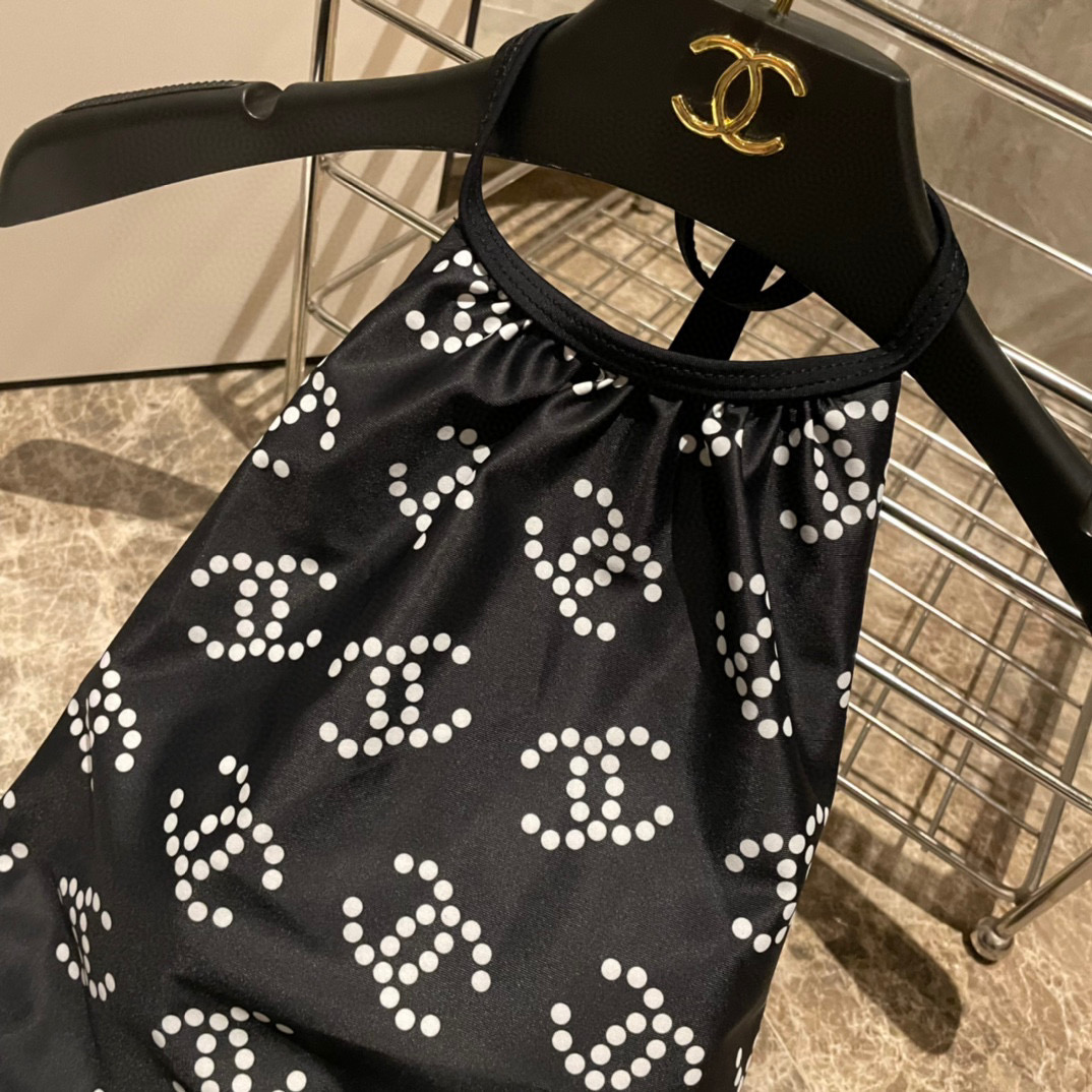  Chanel印花😍🥰适合多种场景的游泳衣🏊‍♀️海边 游泳池 温泉 水上乐园 漂流都可以😌内搭也完全可