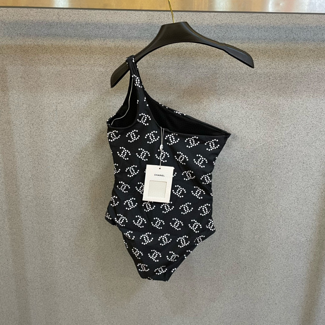  Chanel印花😍🥰适合多种场景的游泳衣🏊‍♀️海边 游泳池 温泉 水上乐园 漂流都可以😌内搭也完全可