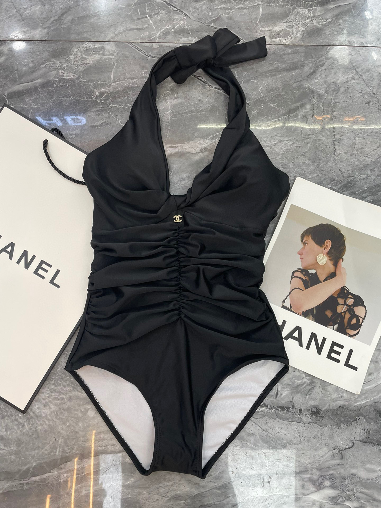  Chanel新款褶皱连体泳衣 女神级别🥰😍👙❤️😍🥰适合多种场景的游泳衣🏊‍♀️海边 游泳池 温泉 水