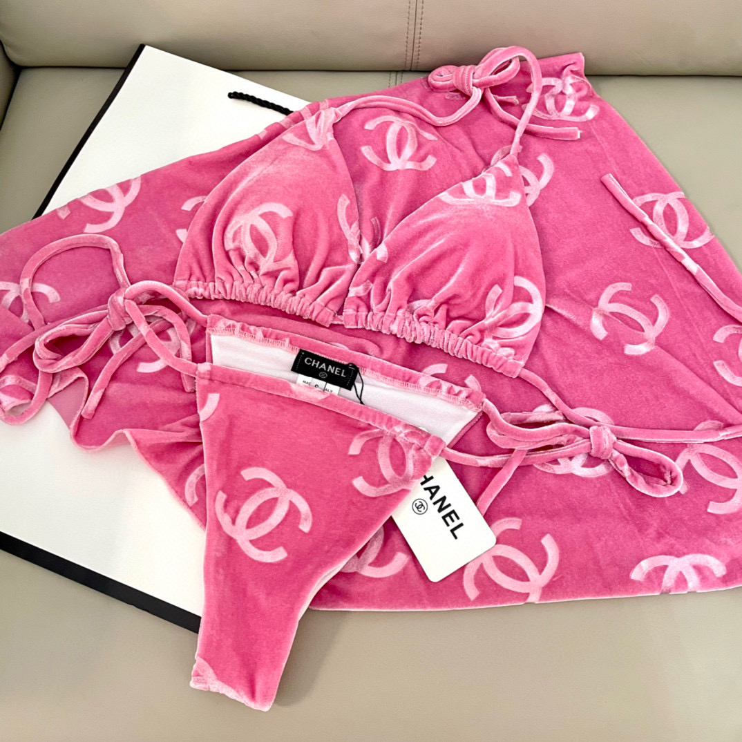  Chanel新款丝绒三件套👙❤️😍🥰适合多种场景的游泳衣🏊‍♀️海边 游泳池 温泉 水上乐园 漂流都可