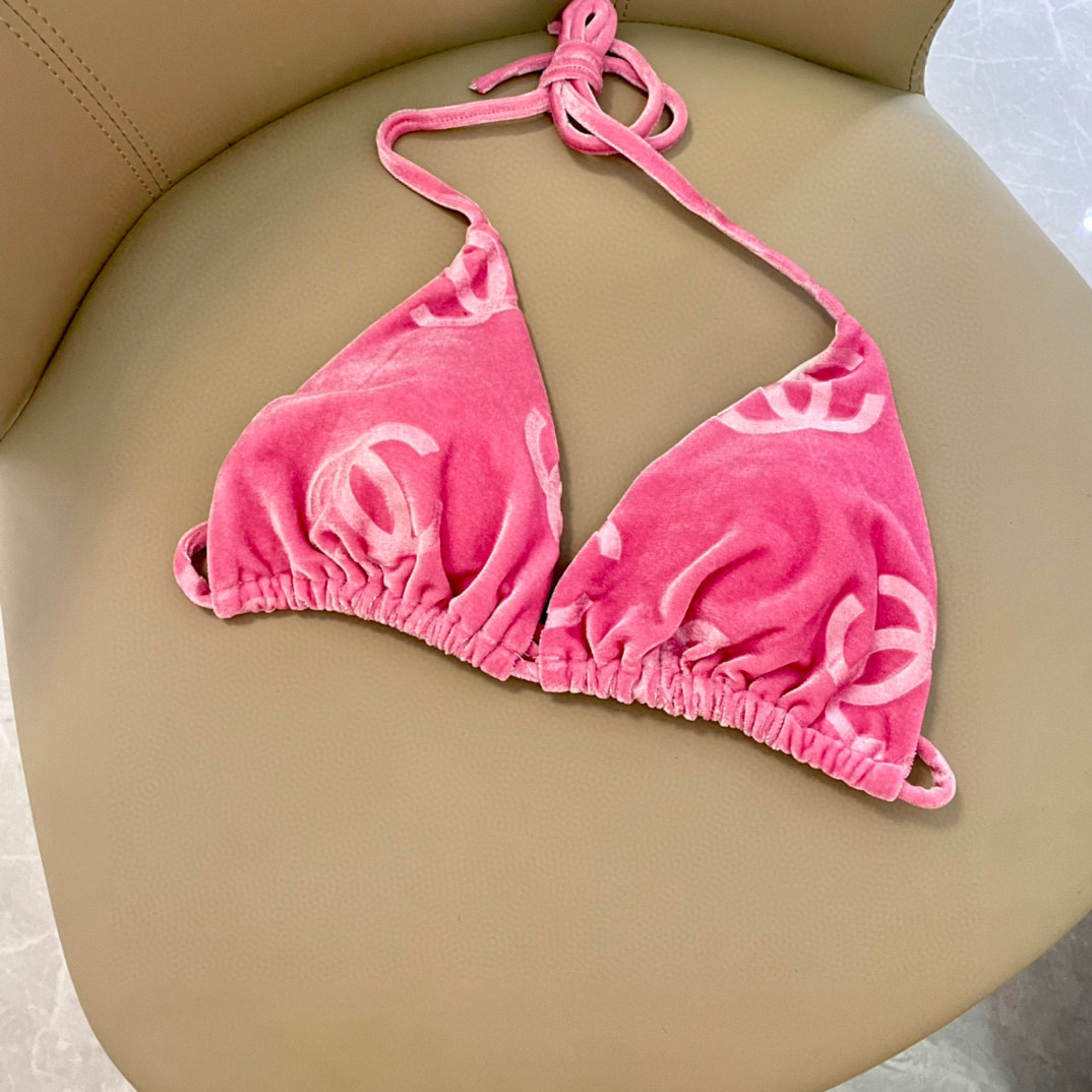  Chanel新款丝绒三件套👙❤️😍🥰适合多种场景的游泳衣🏊‍♀️海边 游泳池 温泉 水上乐园 漂流都可