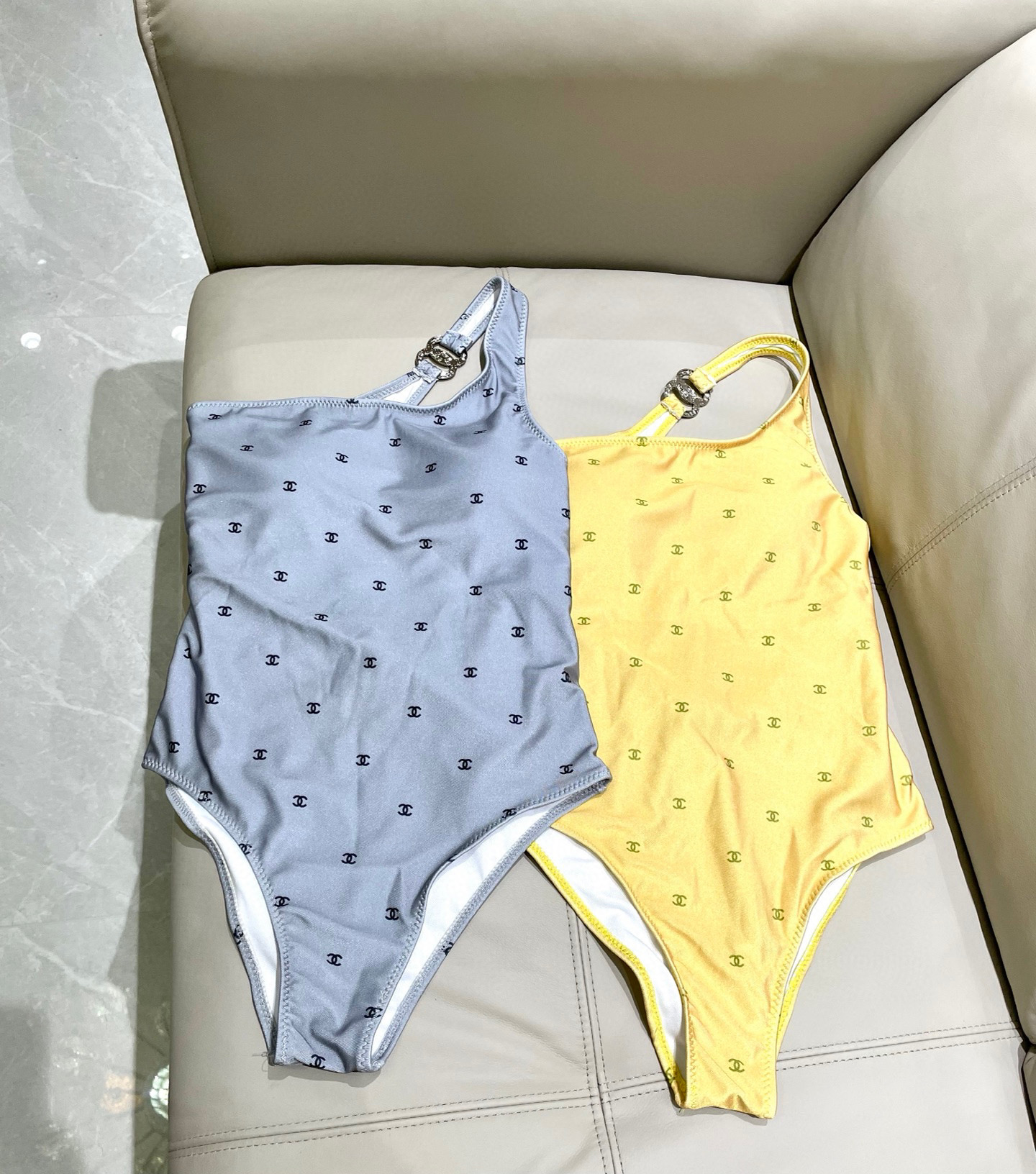  Chanel连体泳衣😍🥰适合多种场景的游泳衣🏊‍♀️海边 游泳池 温泉 水上乐园 漂流都可以😌内搭也完