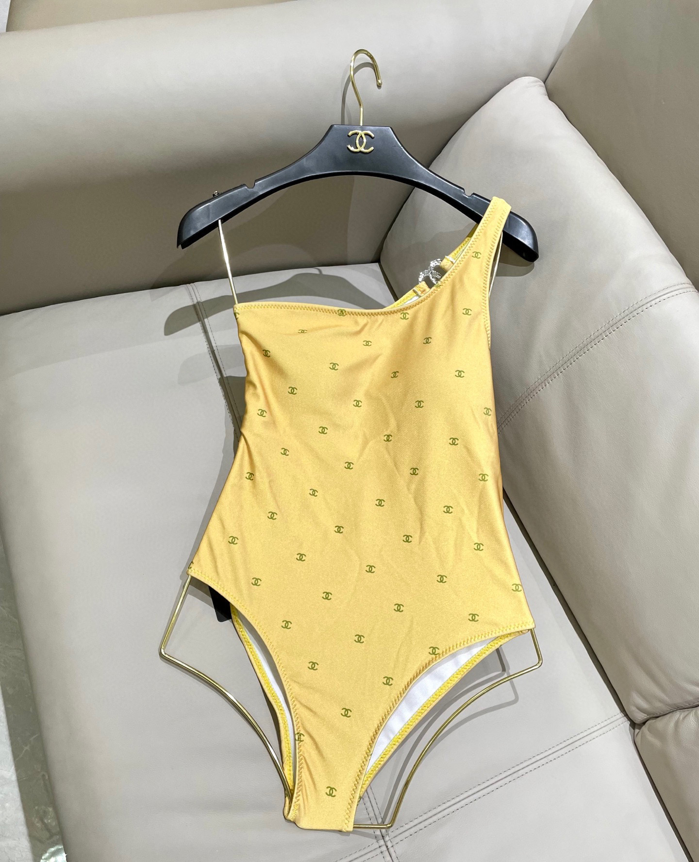  Chanel连体泳衣😍🥰适合多种场景的游泳衣🏊‍♀️海边 游泳池 温泉 水上乐园 漂流都可以😌内搭也完