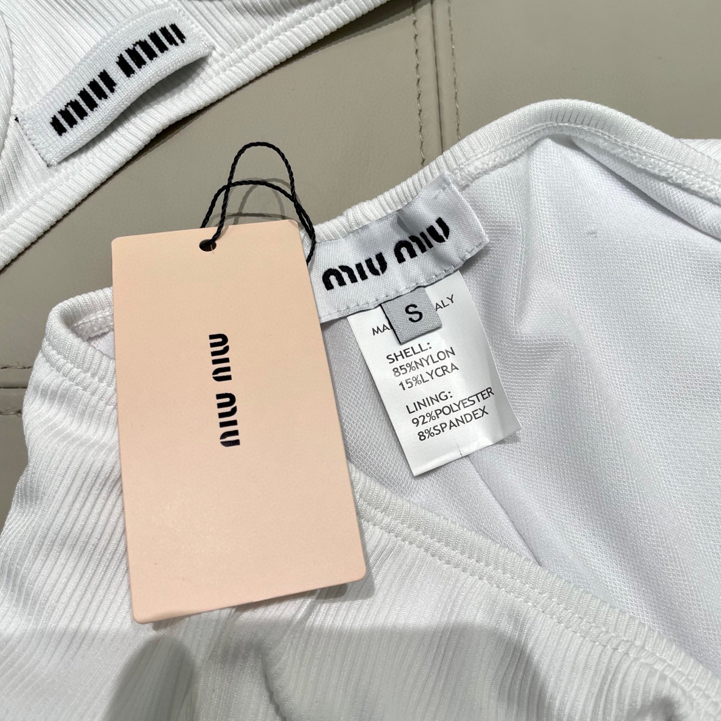  miumiu新款分体泳衣带钢托 针织面料 时尚潮流款 😍🥰适合多种场景的游泳衣🏊‍♀️海边 游泳池 温