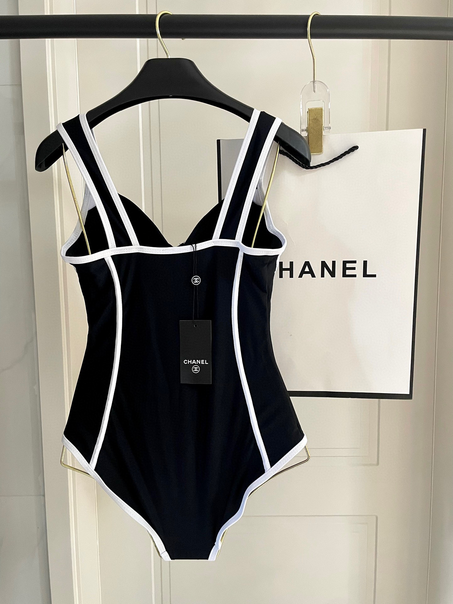  Chanel新款泳衣😍🥰适合多种场景的游泳衣🏊‍♀️海边 游泳池 温泉 水上乐园 漂流都可以😌内搭也完