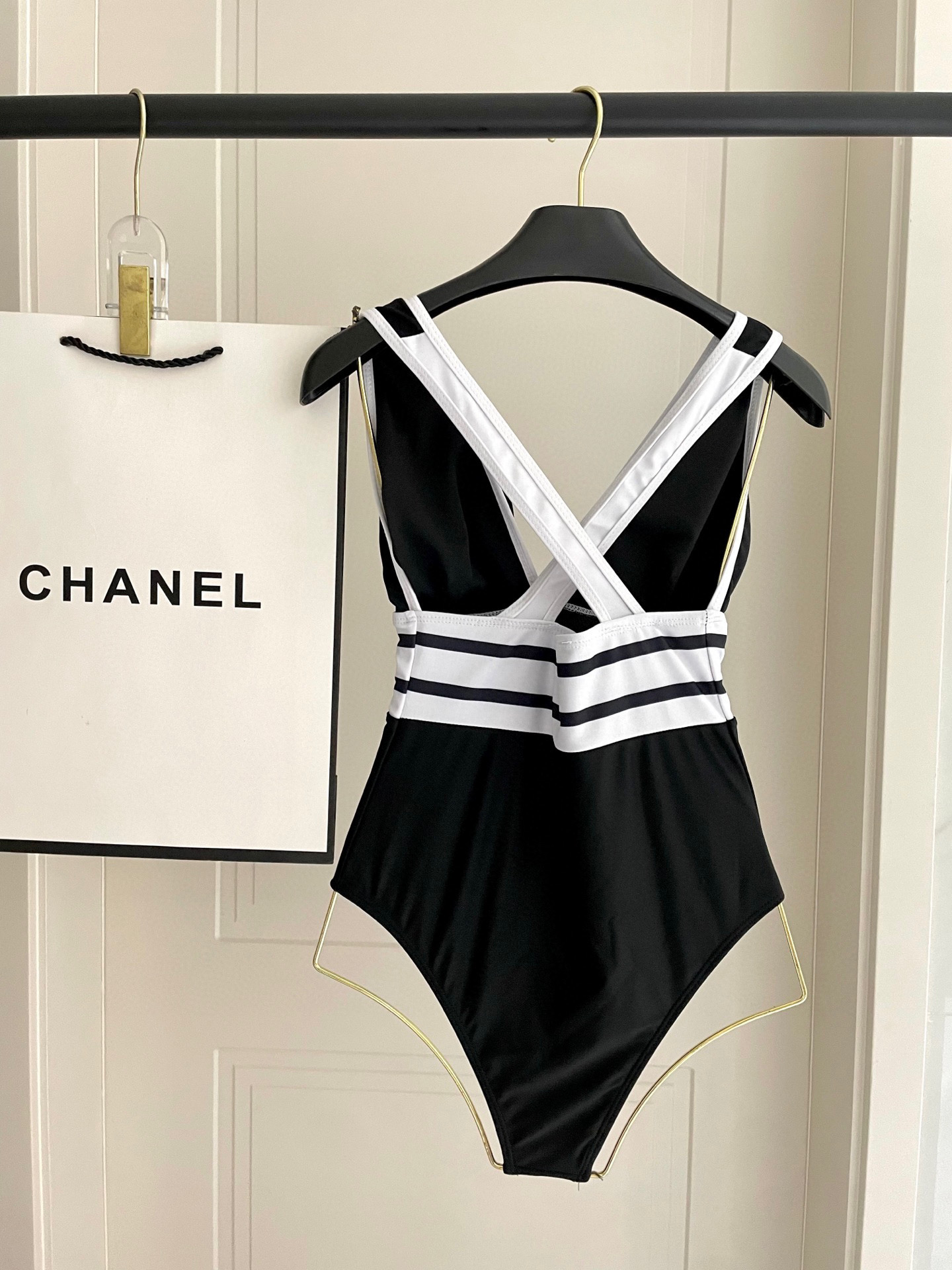  Chanel新款泳衣😍🥰适合多种场景的游泳衣🏊‍♀️海边 游泳池 温泉 水上乐园 漂流都可以😌内搭也完