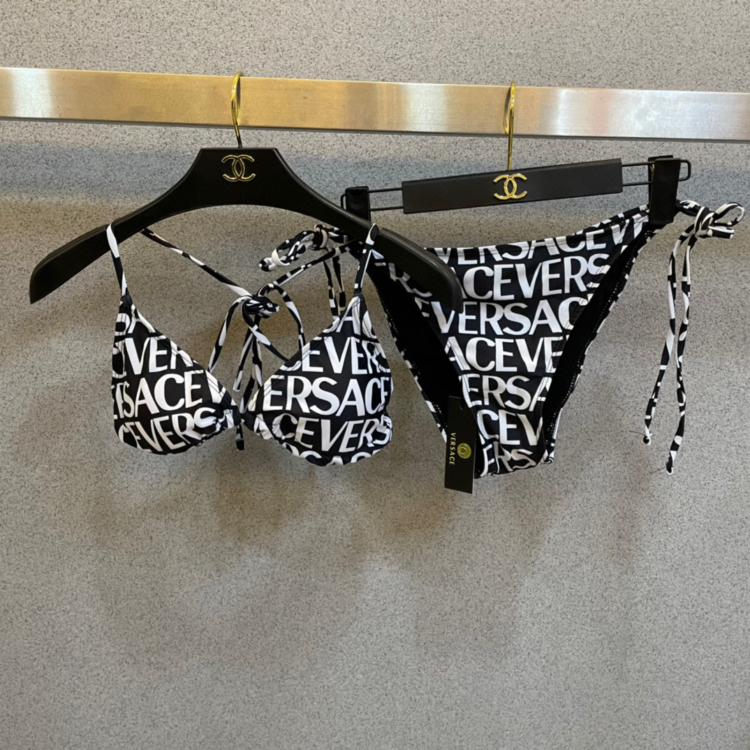  范思哲新款比基尼泳衣 👙❤️😍🥰适合多种场景的游泳衣🏊‍♀️海边 游泳池 温泉 水上乐园 漂流都可以😌