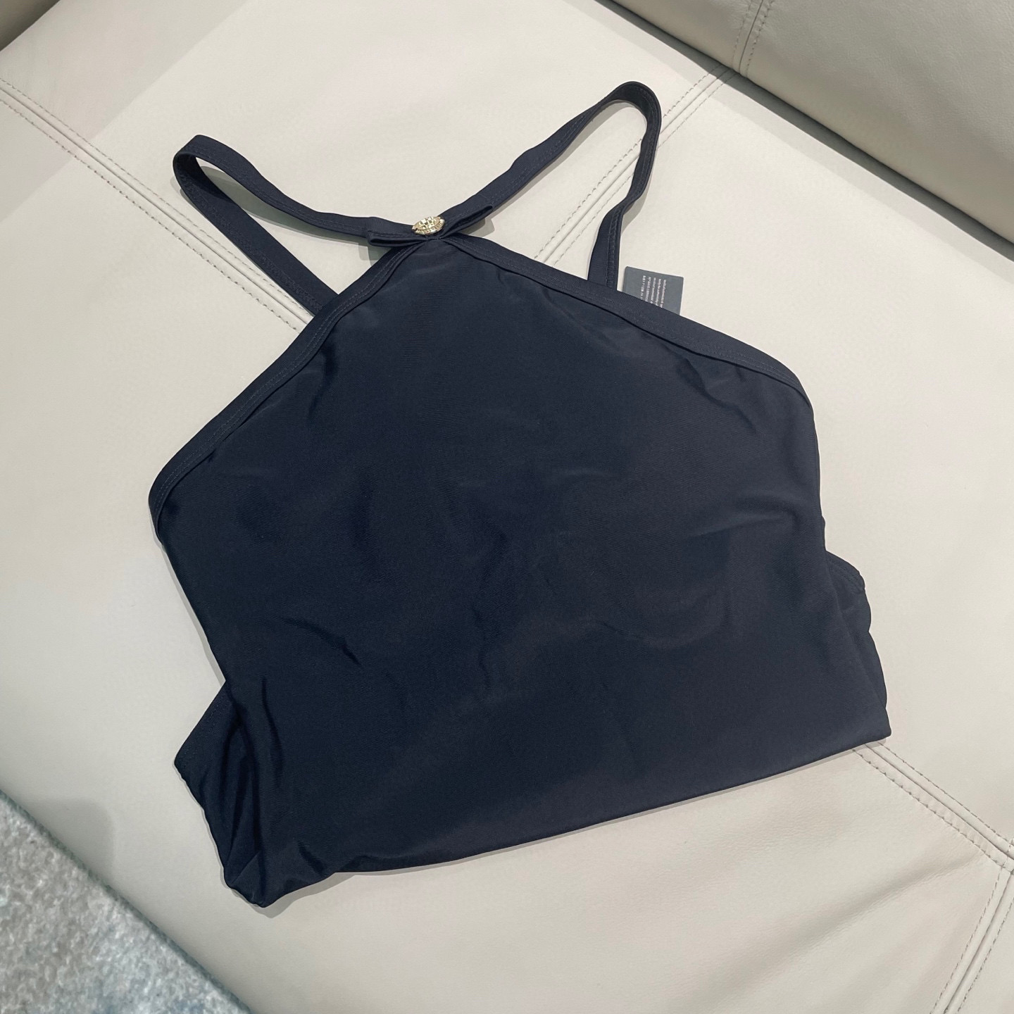  范思哲😍🥰适合多种场景的游泳衣🏊‍♀️海边 游泳池 温泉 水上乐园 漂流都可以😌内搭也完全可以 连体设