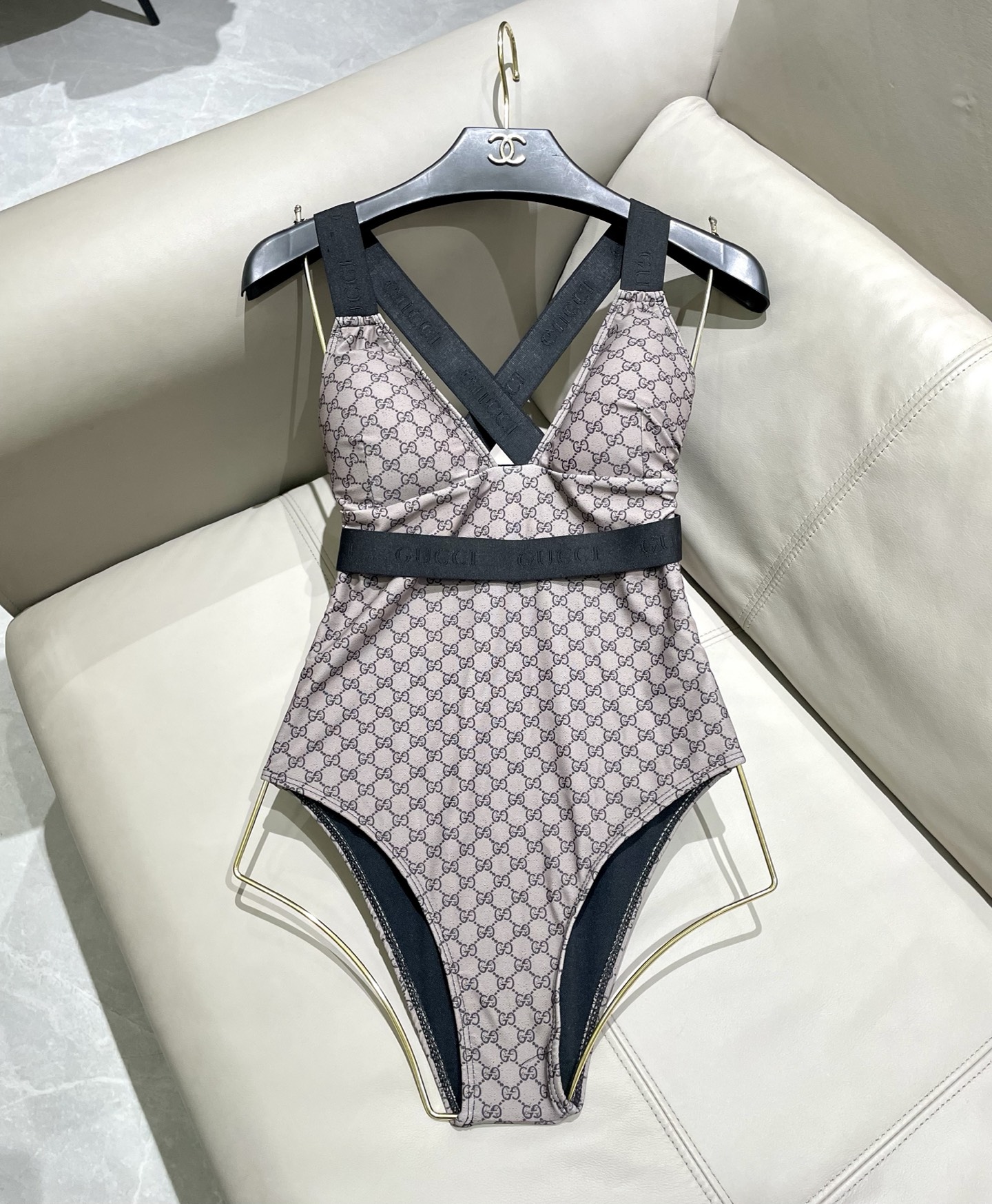  Gucci😍🥰适合多种场景的游泳衣🏊‍♀️海边 游泳池 温泉 水上乐园 漂流都可以😌内搭也完全可以 连