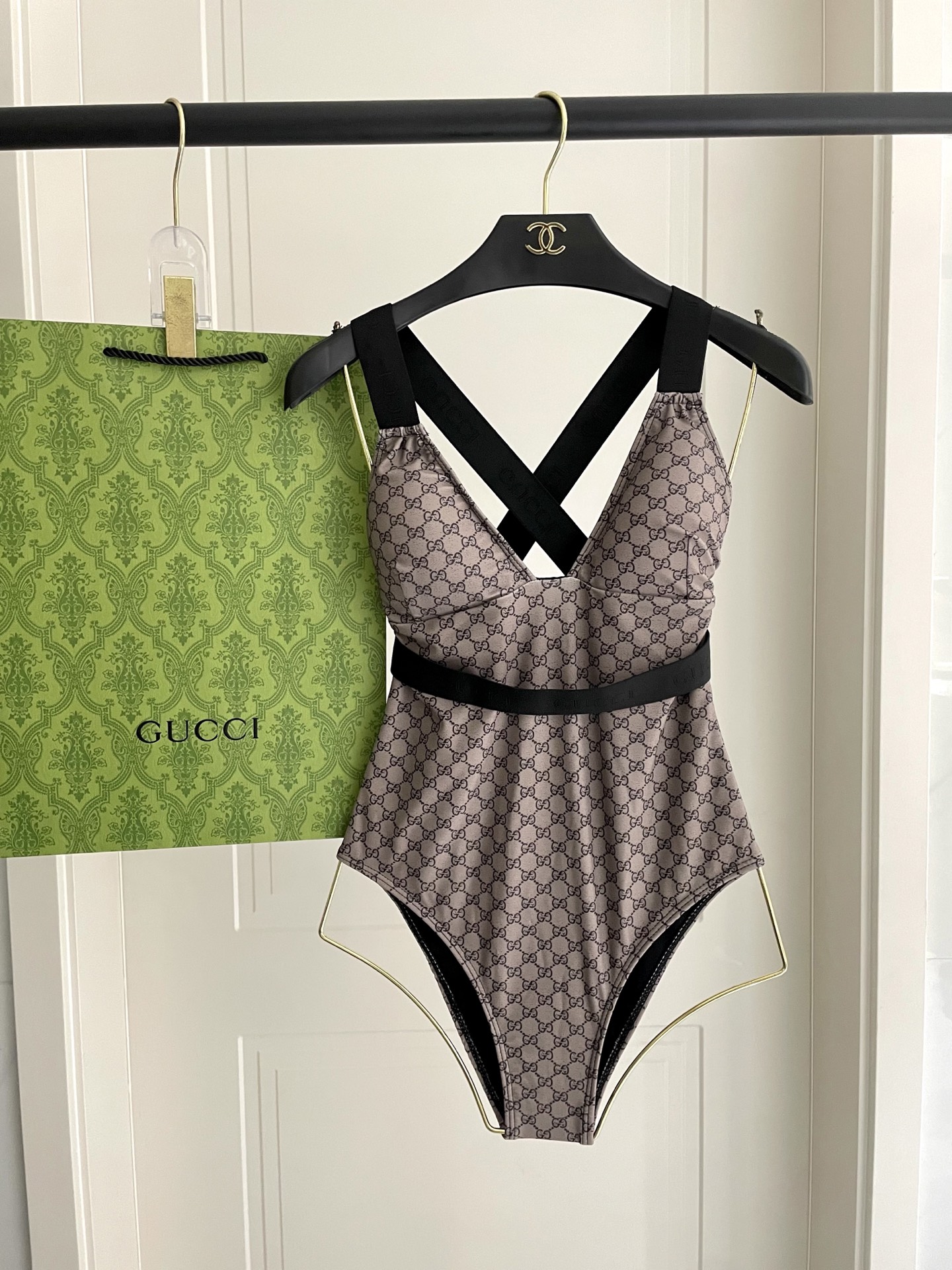  Gucci😍🥰适合多种场景的游泳衣🏊‍♀️海边 游泳池 温泉 水上乐园 漂流都可以😌内搭也完全可以 连