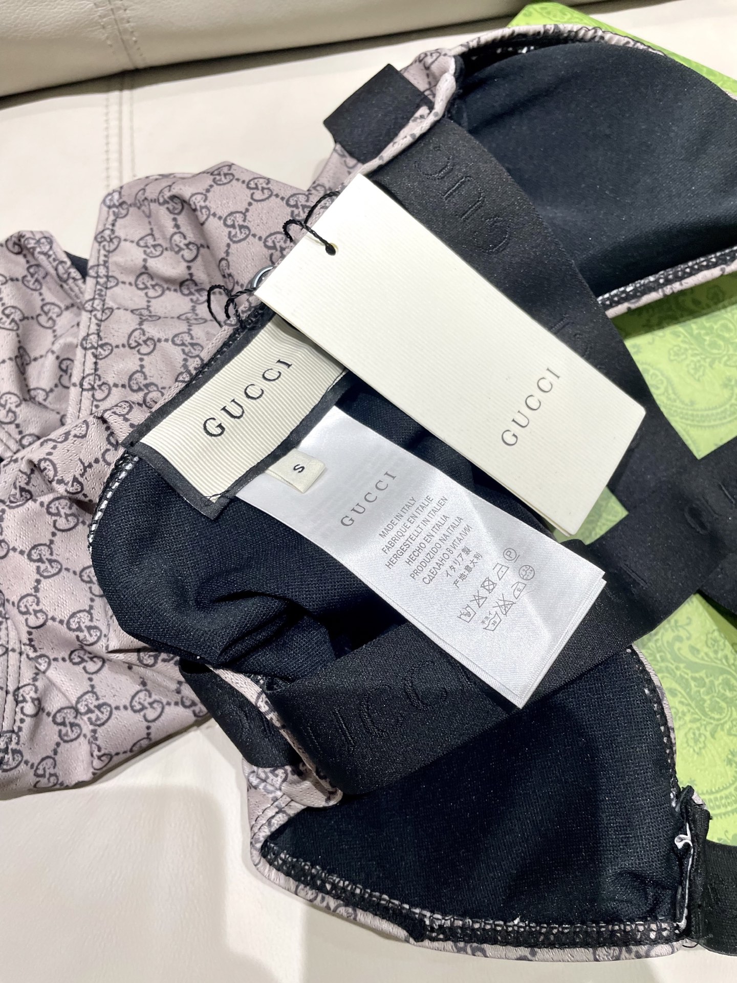  Gucci😍🥰适合多种场景的游泳衣🏊‍♀️海边 游泳池 温泉 水上乐园 漂流都可以😌内搭也完全可以 连