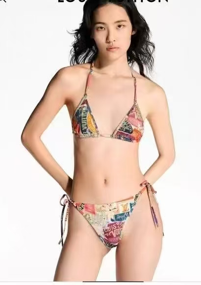  Lv新款比基尼😍🥰适合多种场景的游泳衣🏊‍♀️海边 游泳池 温泉 水上乐园 漂流都可以😌内搭也完全可以