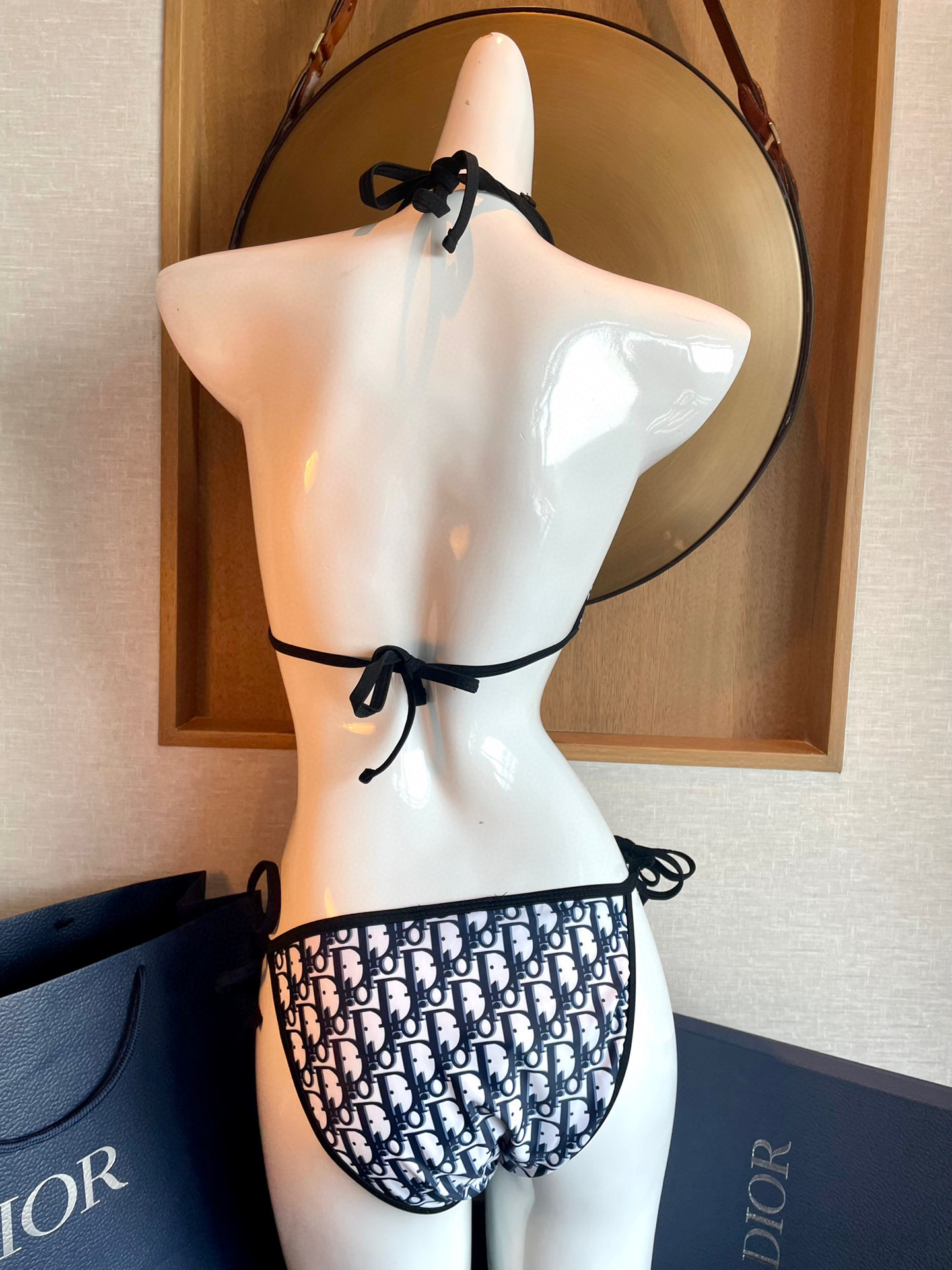  Dior比基尼👙❤️😍🥰适合多种场景的游泳衣🏊‍♀️海边 游泳池 温泉 水上乐园 漂流都可以😌内搭外穿
