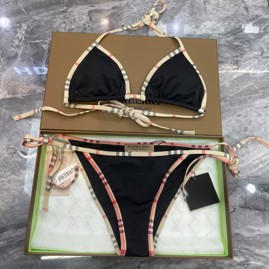  Burberry巴宝莉新款比基尼👙 上身超级棒！同步各大专柜发售，自然而然呈现时尚感！十分减龄，具有年