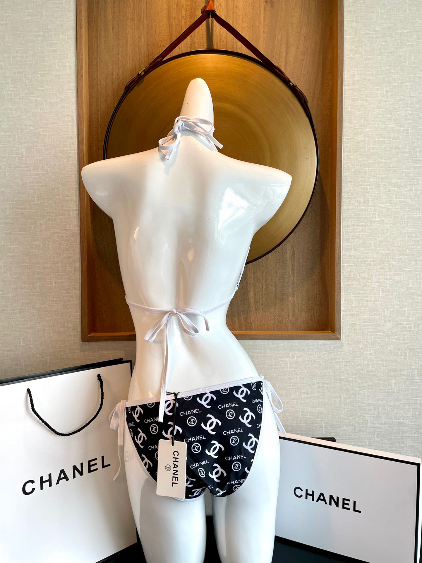  Chanel 香奈儿新款印花比基尼👙❤️😍🥰适合多种场景的游泳衣🏊‍♀️海边 游泳池 温泉 水上乐园 