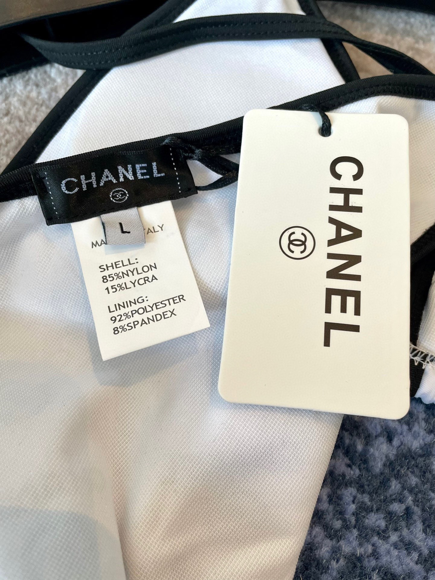  Chanel 香奈儿新款印花比基尼👙❤️😍🥰适合多种场景的游泳衣🏊‍♀️海边 游泳池 温泉 水上乐园 