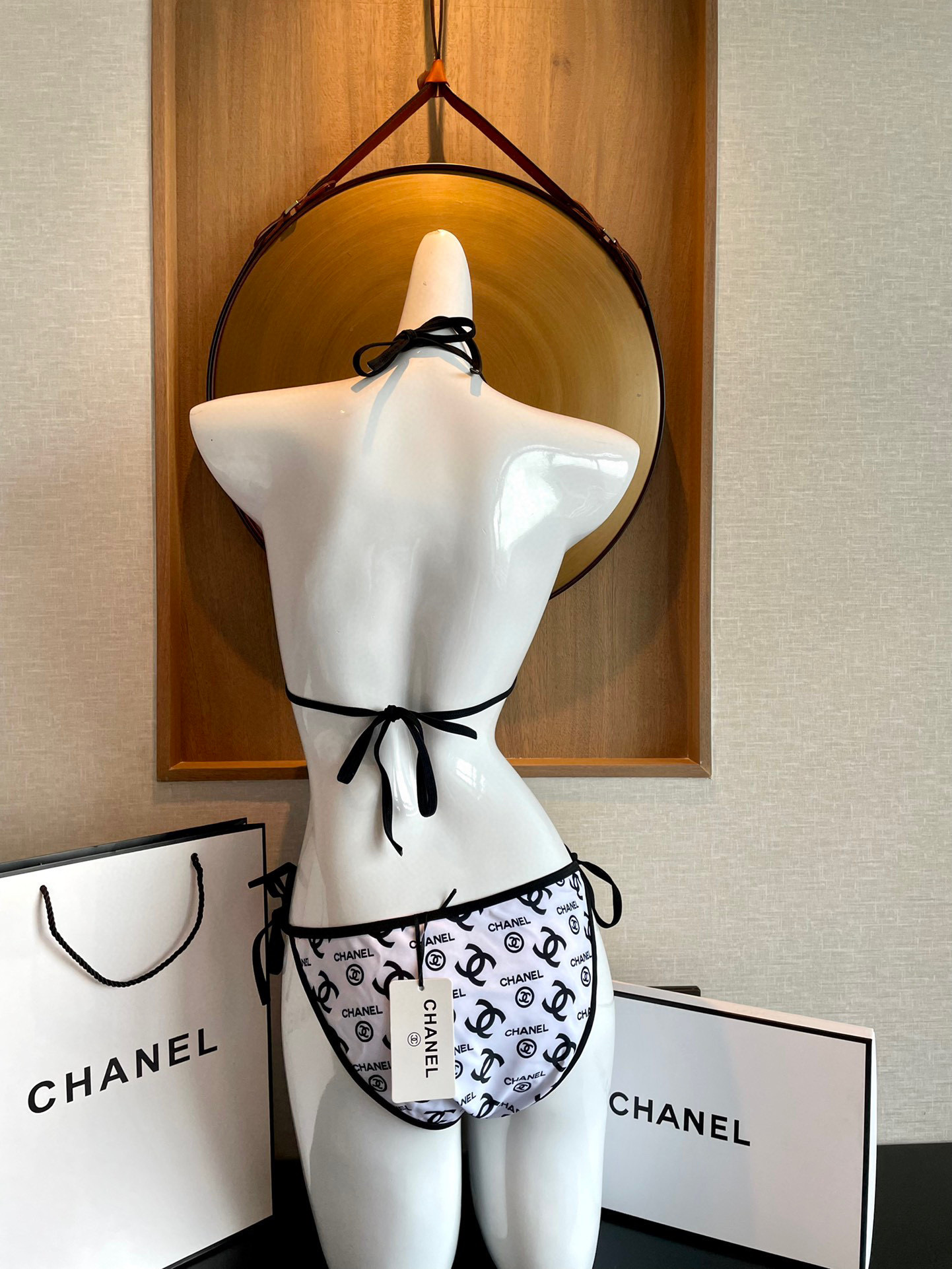  Chanel 香奈儿新款印花比基尼👙❤️😍🥰适合多种场景的游泳衣🏊‍♀️海边 游泳池 温泉 水上乐园 