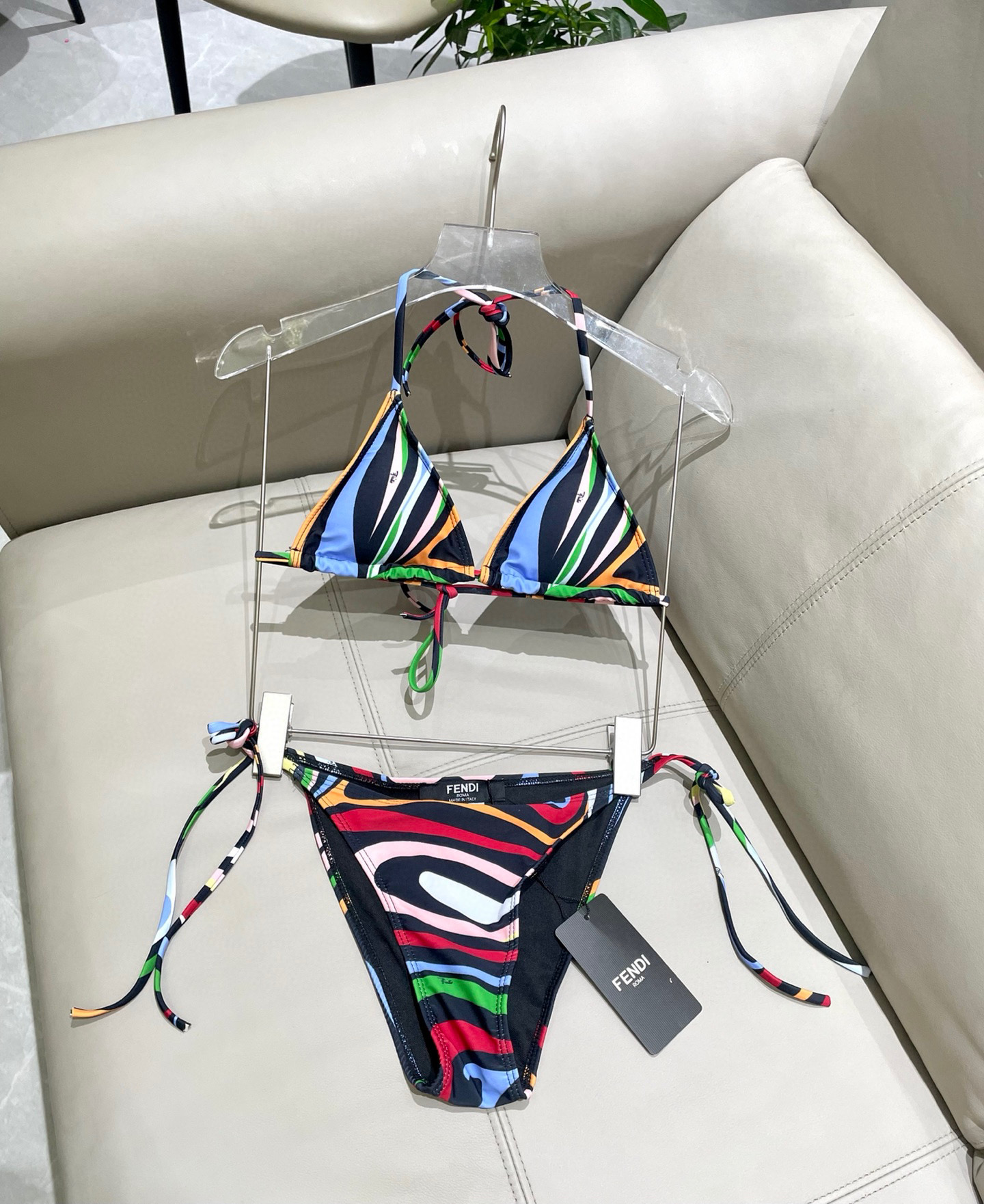  Pucci 分体比基尼😍🥰适合多种场景的游泳衣🏊‍♀️海边 游泳池 温泉 水上乐园 漂流都可以😌内搭也