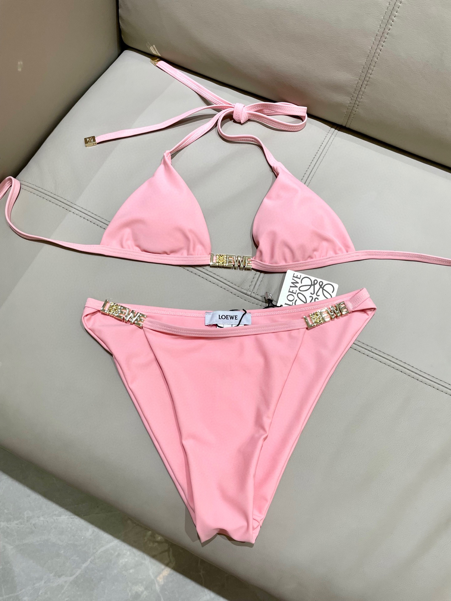  罗意威新款比基尼泳衣  定制对吧版五金 😍🥰适合多种场景的游泳衣🏊‍♀️海边 游泳池 温泉 水上乐园 