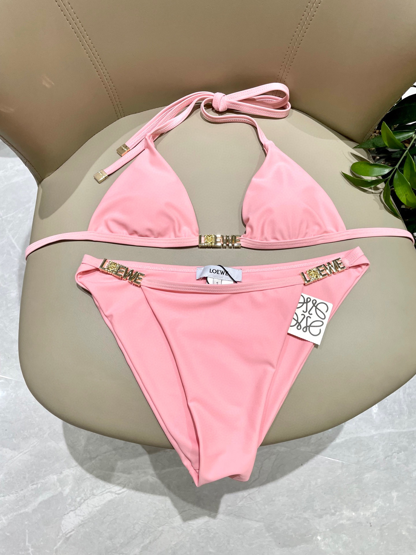  罗意威新款比基尼泳衣  定制对吧版五金 😍🥰适合多种场景的游泳衣🏊‍♀️海边 游泳池 温泉 水上乐园 