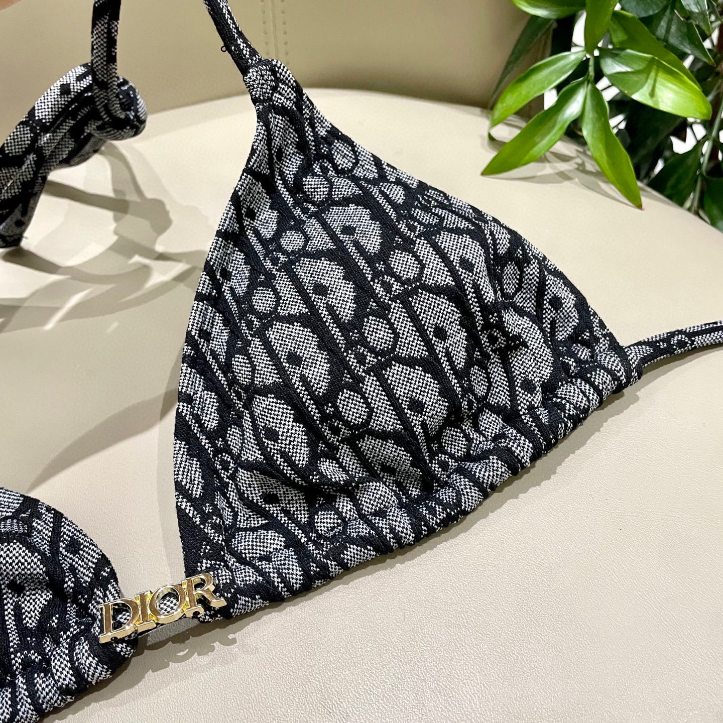  Dior新款提花连体体式泳衣👙❤️😍🥰适合多种场景的游泳衣🏊‍♀️海边 游泳池 温泉 水上乐园 漂流都