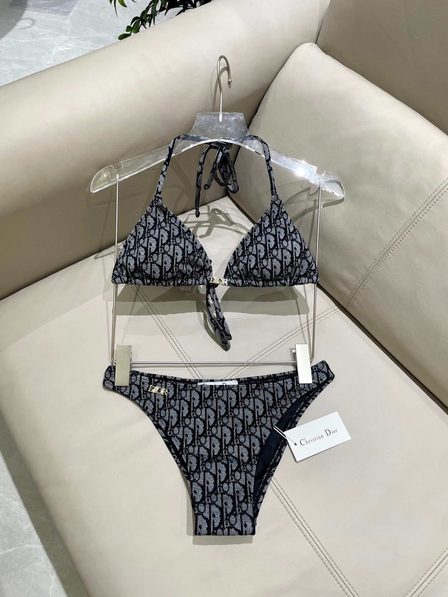  Dior新款提花连体体式泳衣👙❤️😍🥰适合多种场景的游泳衣🏊‍♀️海边 游泳池 温泉 水上乐园 漂流都