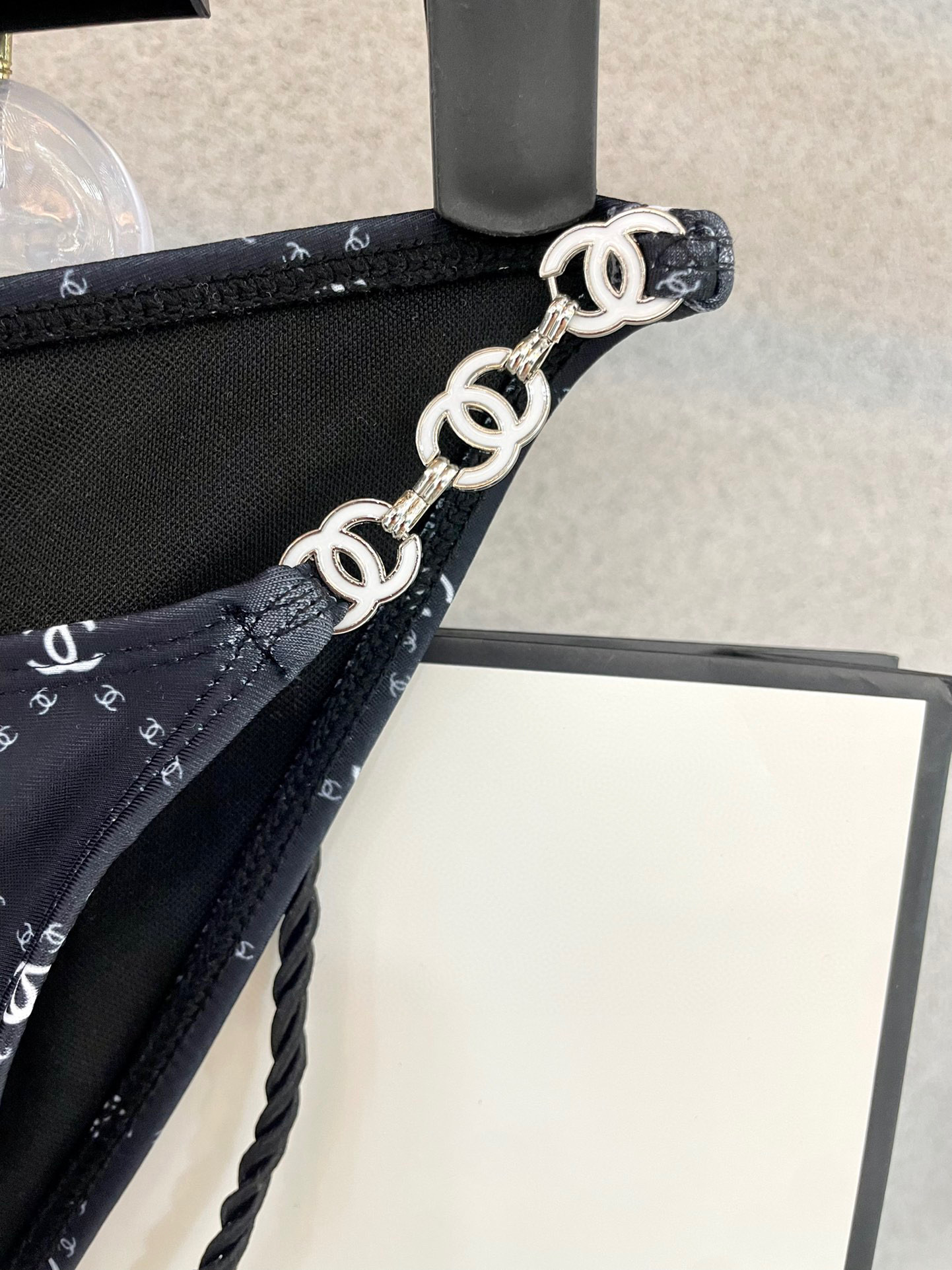  Chanel新款比基尼👙❤️😍🥰适合多种场景的游泳衣🏊‍♀️海边 游泳池 温泉 水上乐园 漂流都可以😌