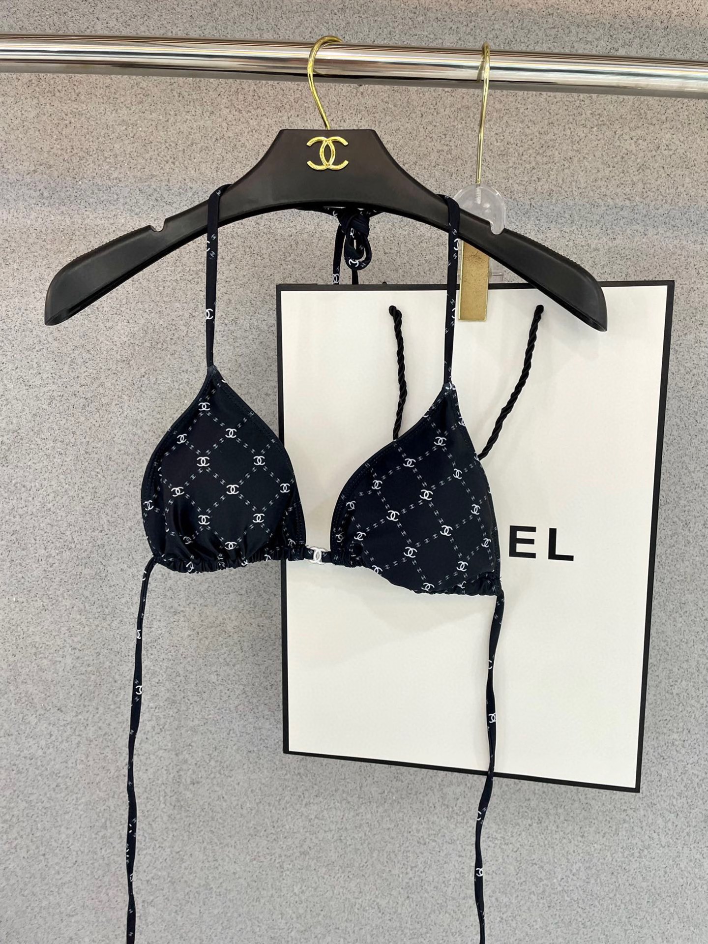  Chanel新款比基尼👙❤️😍🥰适合多种场景的游泳衣🏊‍♀️海边 游泳池 温泉 水上乐园 漂流都可以😌