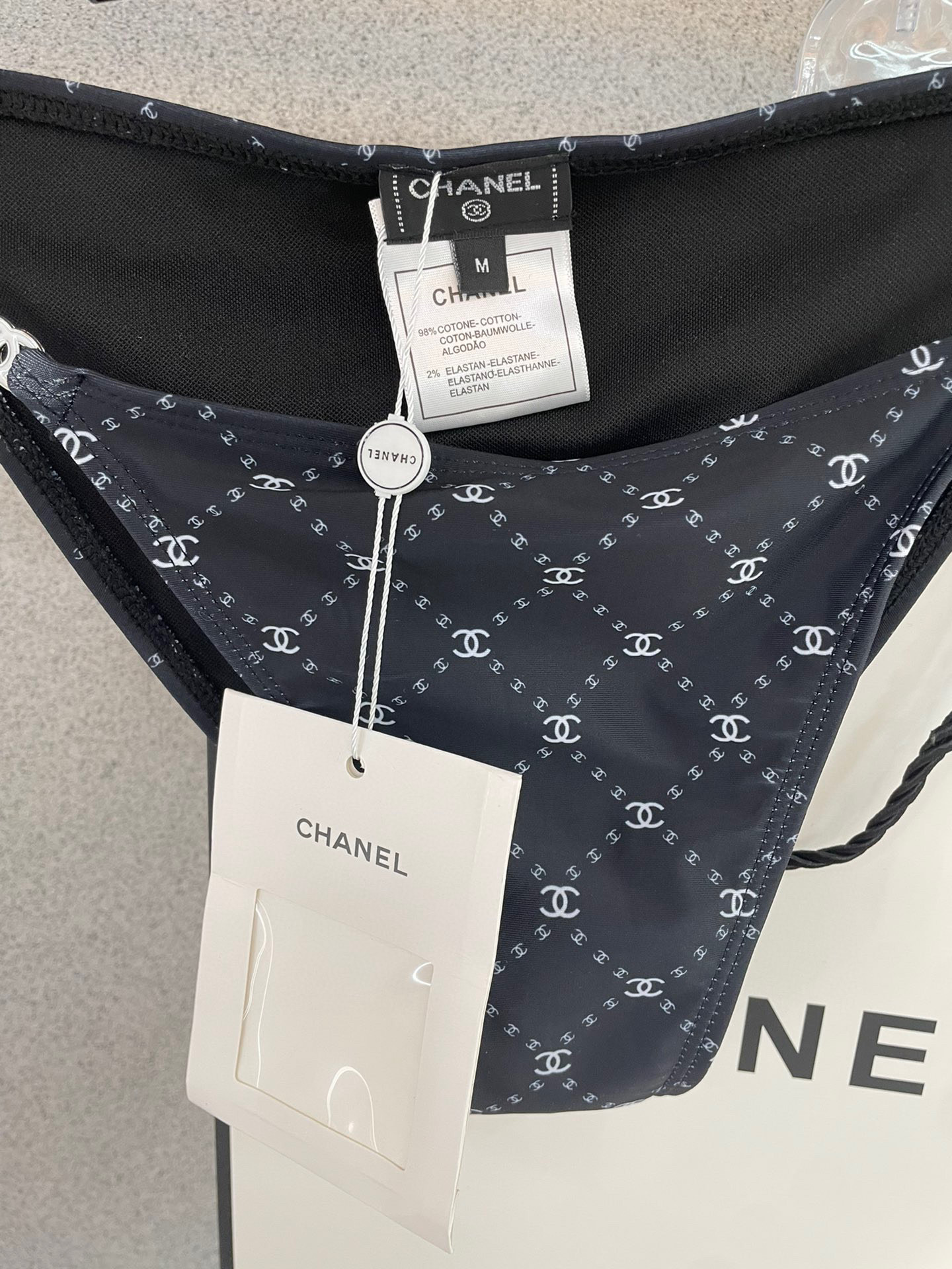  Chanel新款比基尼👙❤️😍🥰适合多种场景的游泳衣🏊‍♀️海边 游泳池 温泉 水上乐园 漂流都可以😌