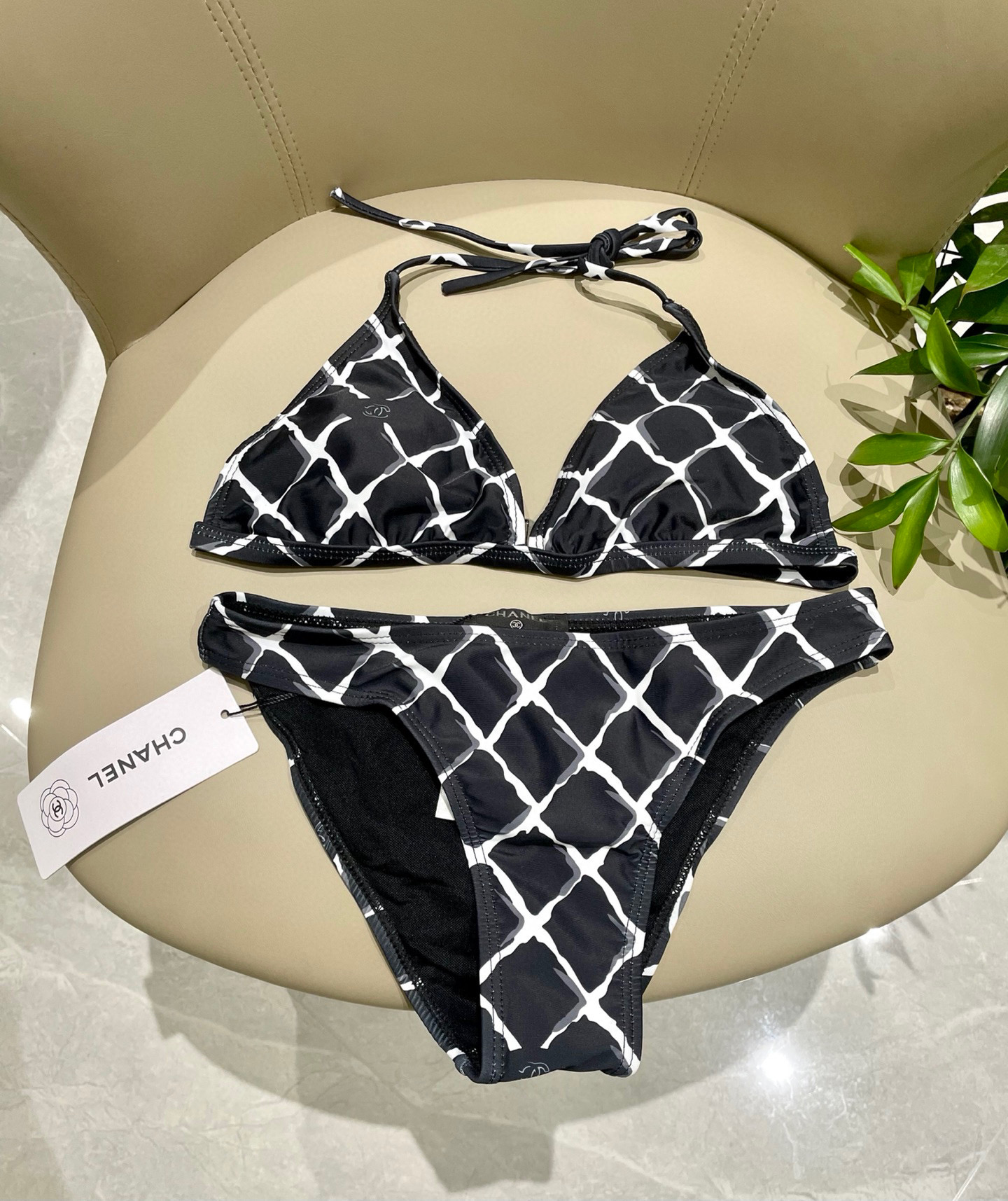  Chanel新款比基尼泳衣👙❤️😍🥰适合多种场景的游泳衣🏊‍♀️海边 游泳池 温泉 水上乐园 漂流都可
