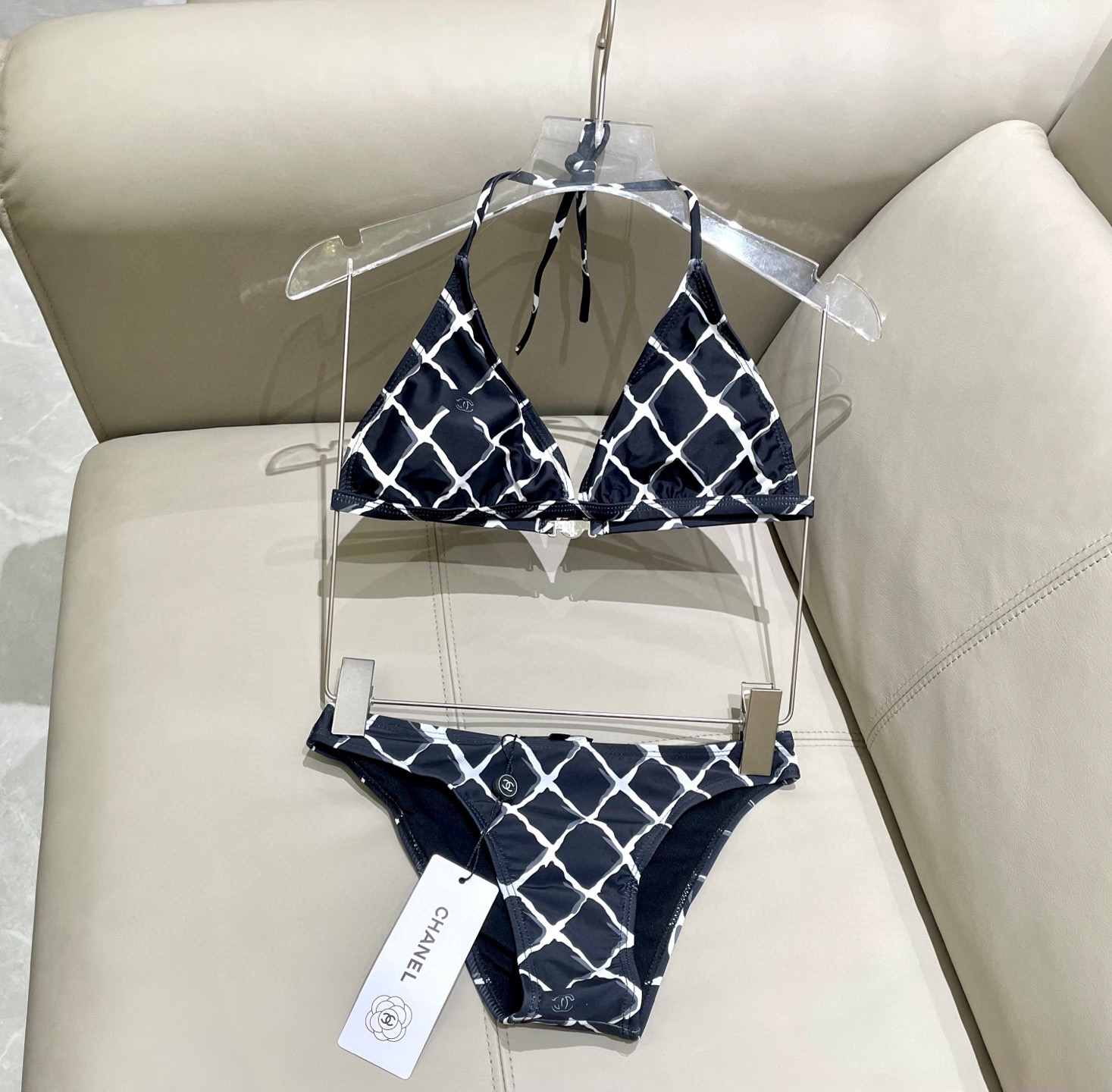  Chanel新款比基尼泳衣👙❤️😍🥰适合多种场景的游泳衣🏊‍♀️海边 游泳池 温泉 水上乐园 漂流都可