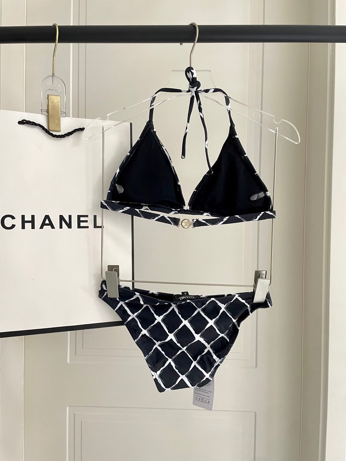  Chanel新款比基尼泳衣👙❤️😍🥰适合多种场景的游泳衣🏊‍♀️海边 游泳池 温泉 水上乐园 漂流都可