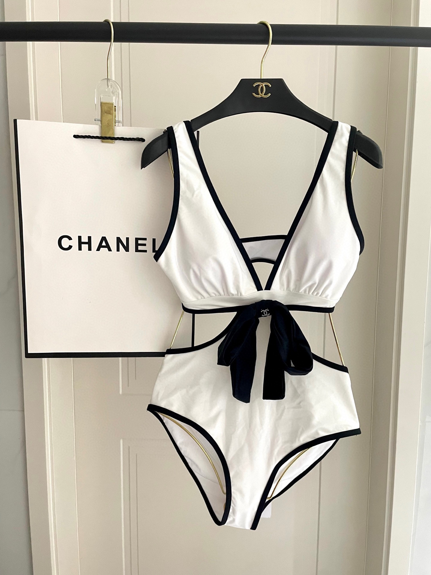  Chanel新款连体😍🥰适合多种场景的游泳衣🏊‍♀️海边 游泳池 温泉 水上乐园 漂流都可以😌内搭也完