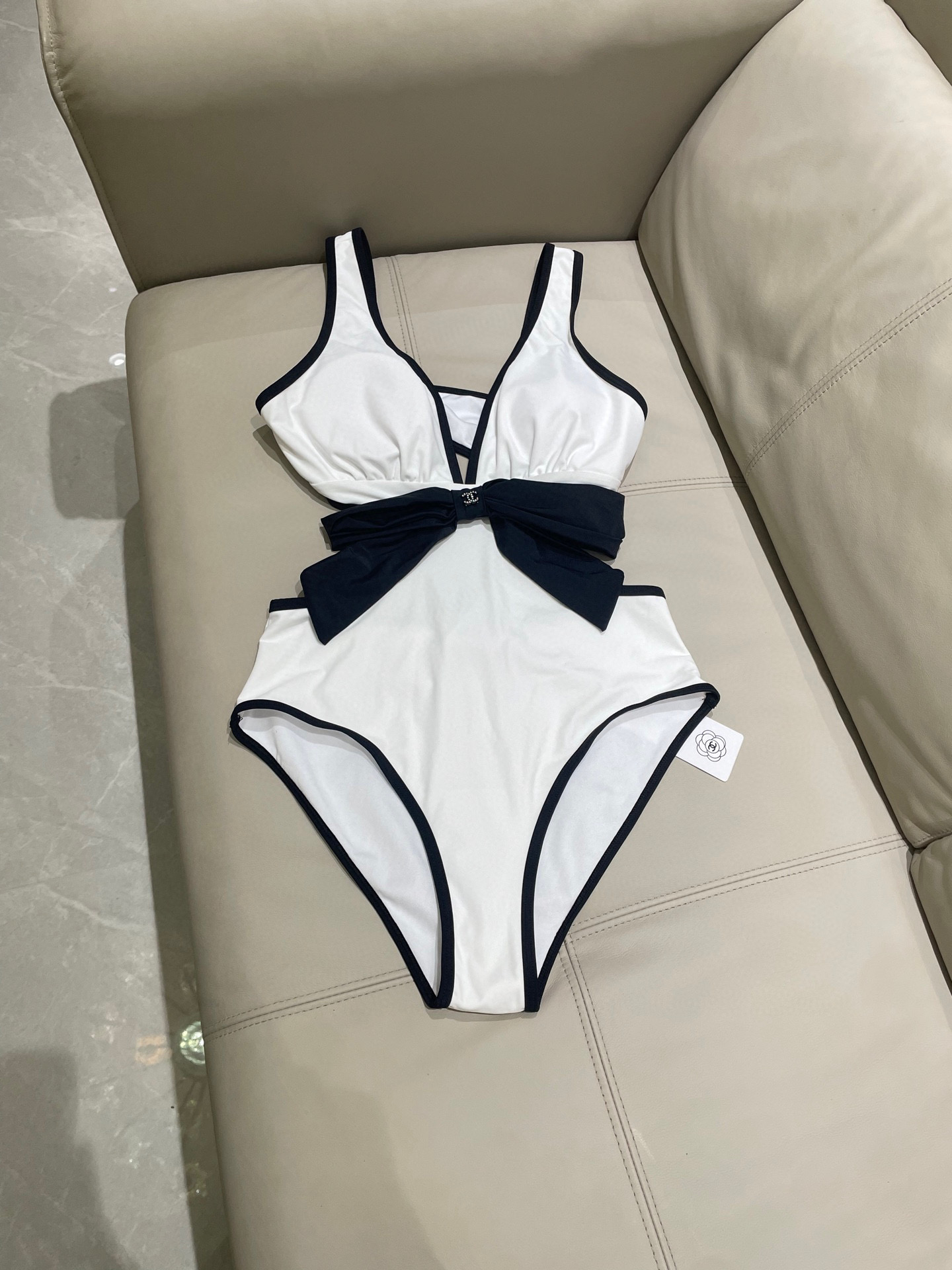  Chanel新款连体😍🥰适合多种场景的游泳衣🏊‍♀️海边 游泳池 温泉 水上乐园 漂流都可以😌内搭也完