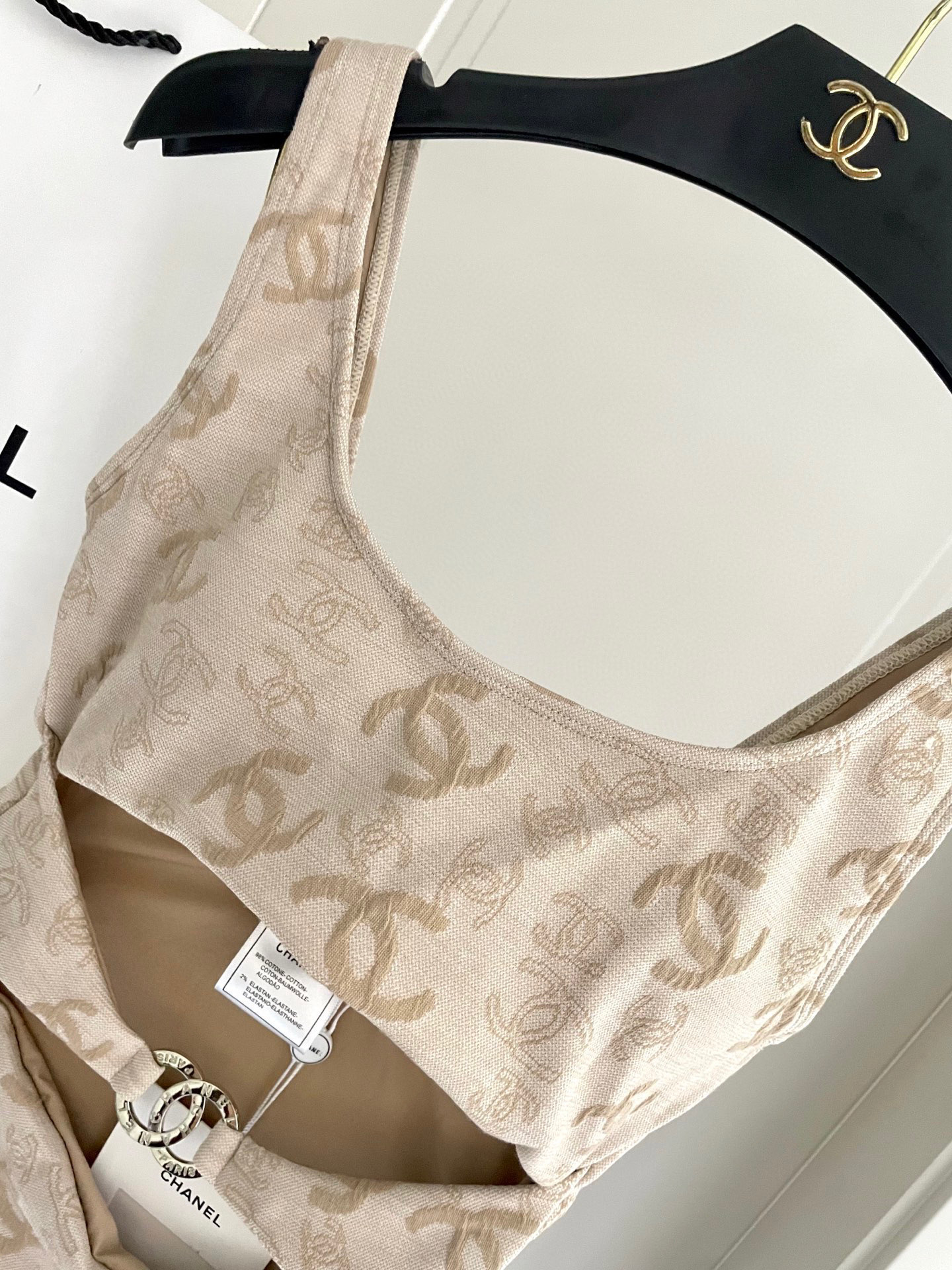  Chanel新款提花连体体式泳衣👙❤️😍🥰适合多种场景的游泳衣🏊‍♀️海边 游泳池 温泉 水上乐园 漂